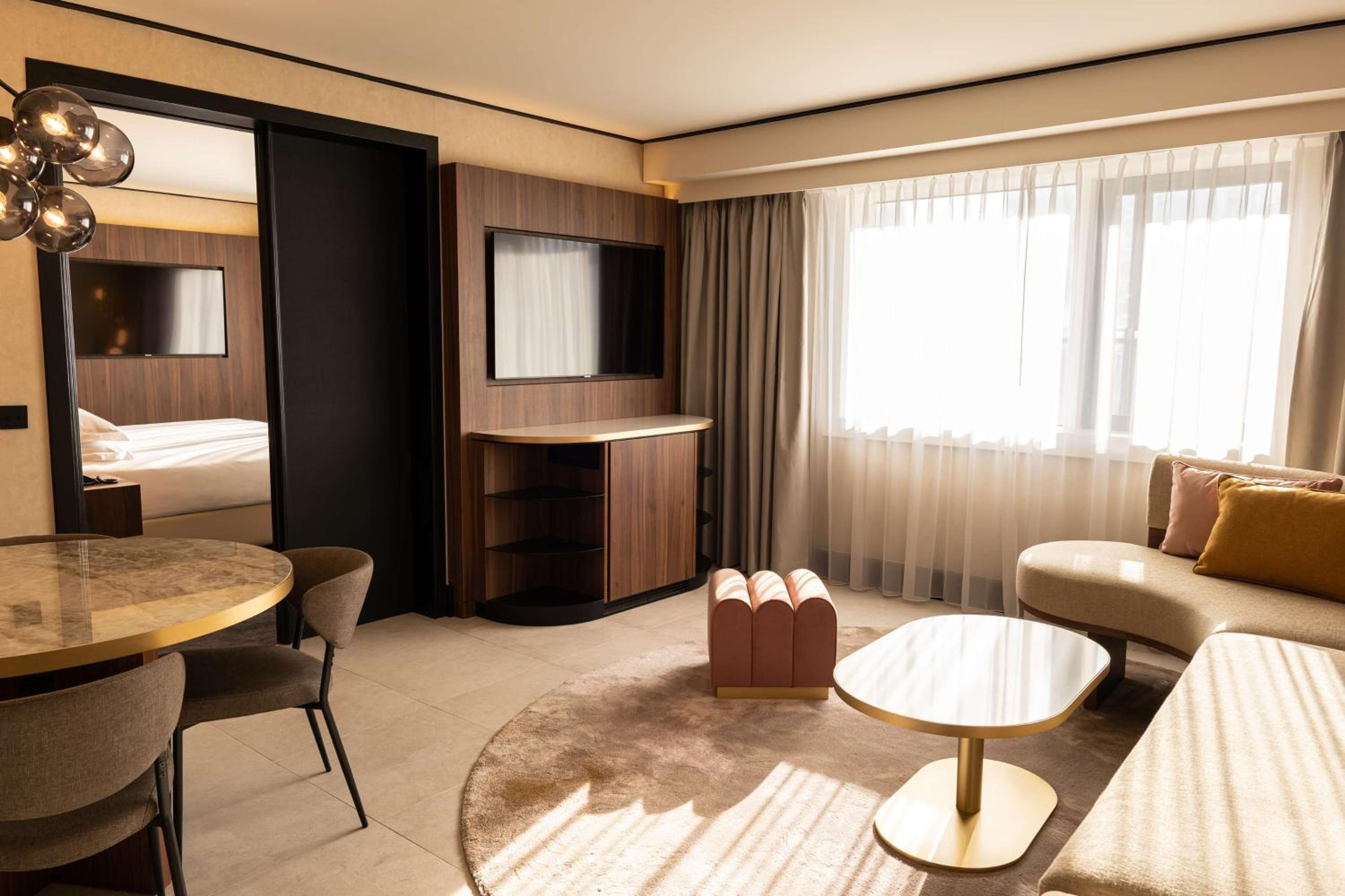 Puteaux Vacations - Hilton Paris La Defense - Property Image 8