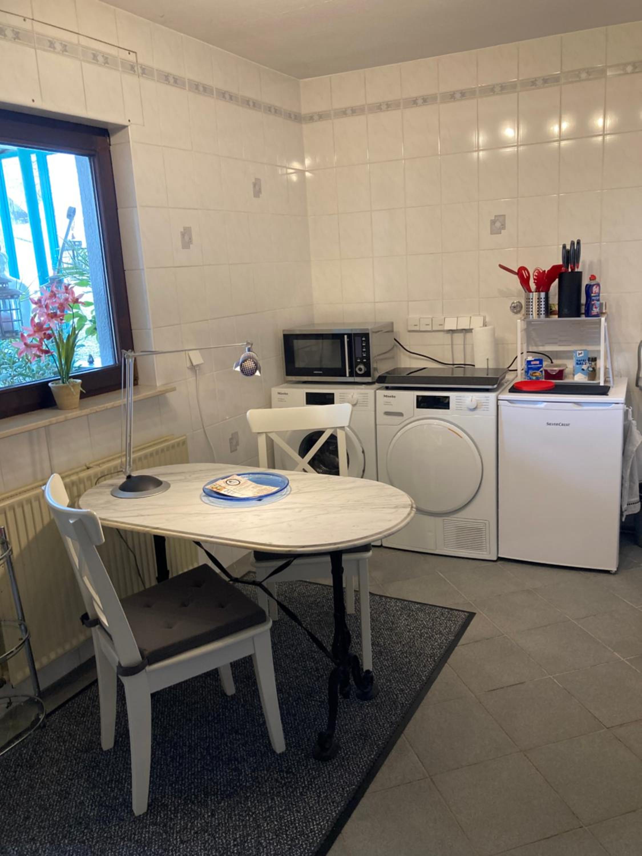 Apartment mit Wintergarten und Terrasse in ruhiger Lage im schönen Taunus