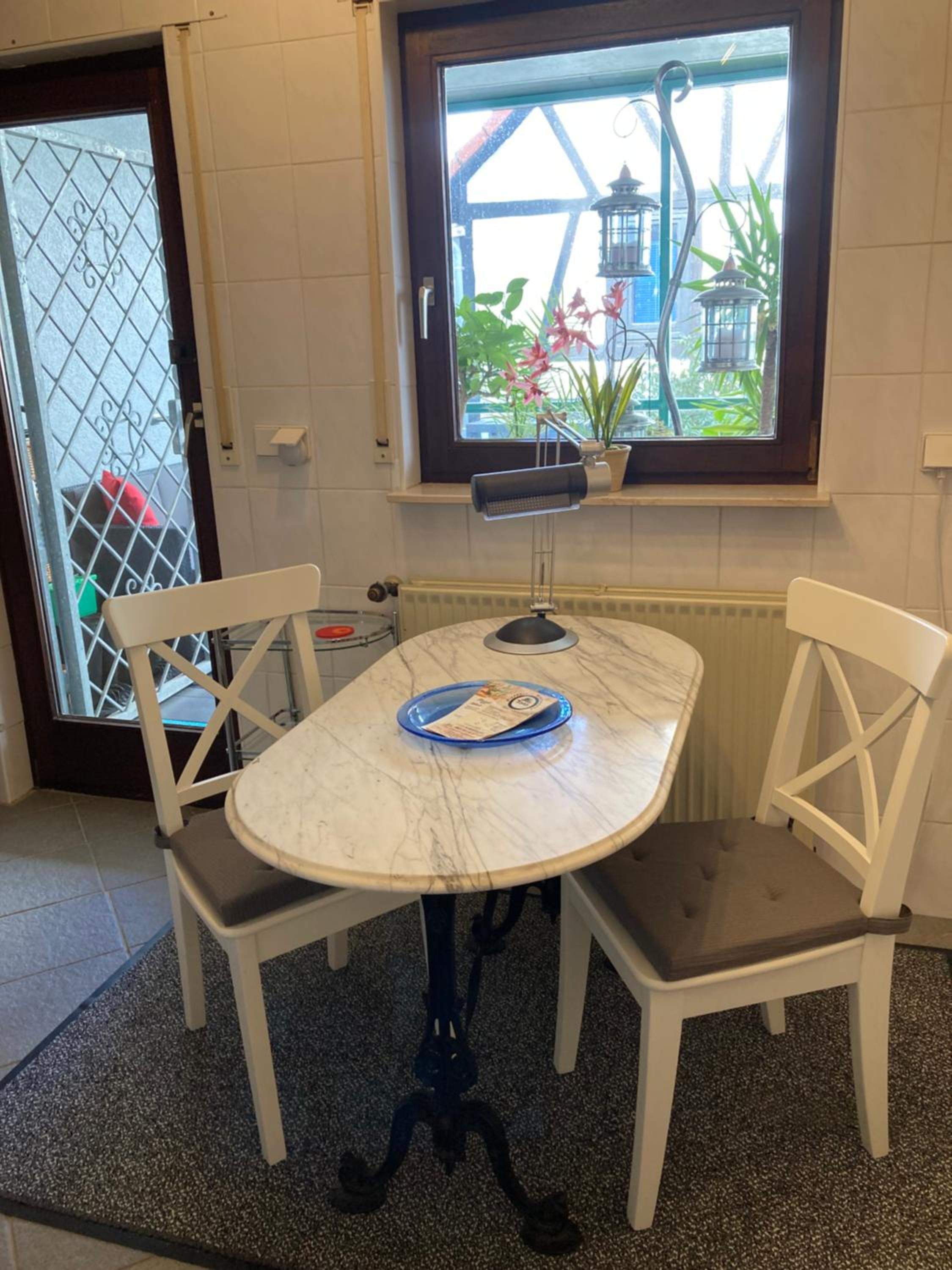 Apartment mit Wintergarten und Terrasse in ruhiger Lage im schönen Taunus