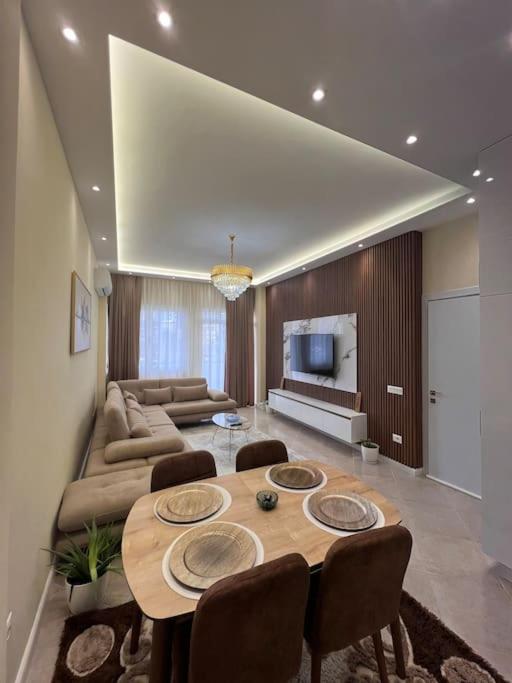 Tirana Dry Lake Flat photo 4