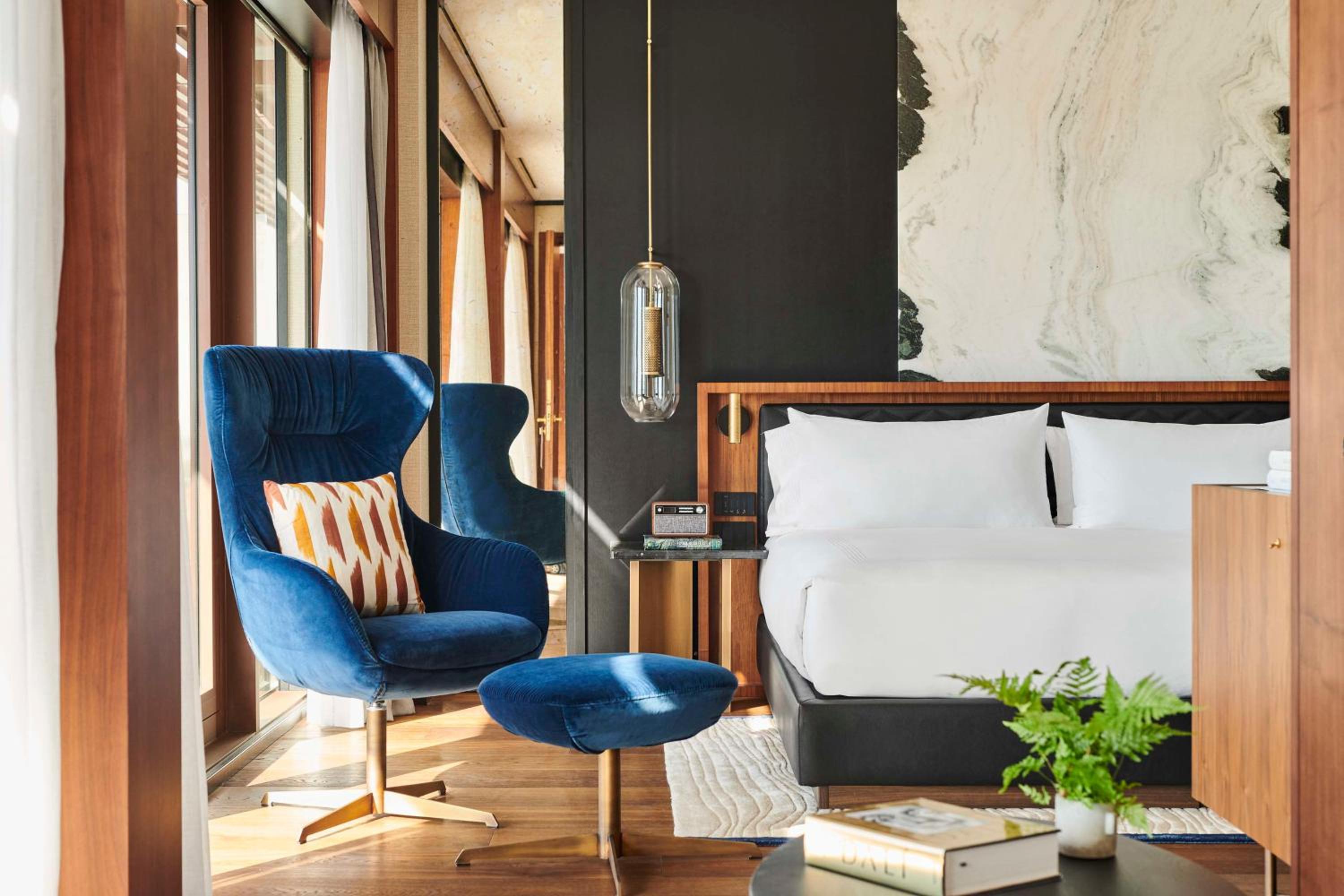 Thompson Madrid, by Hyatt 76