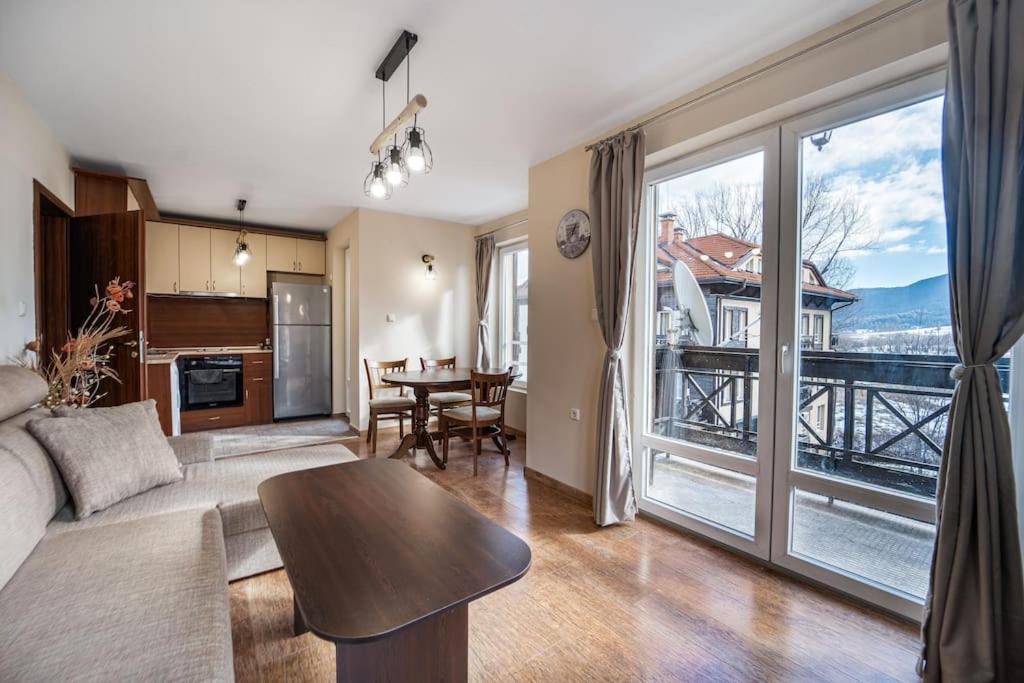 Apartment in Bojurland w/ Pool and Skishuttle