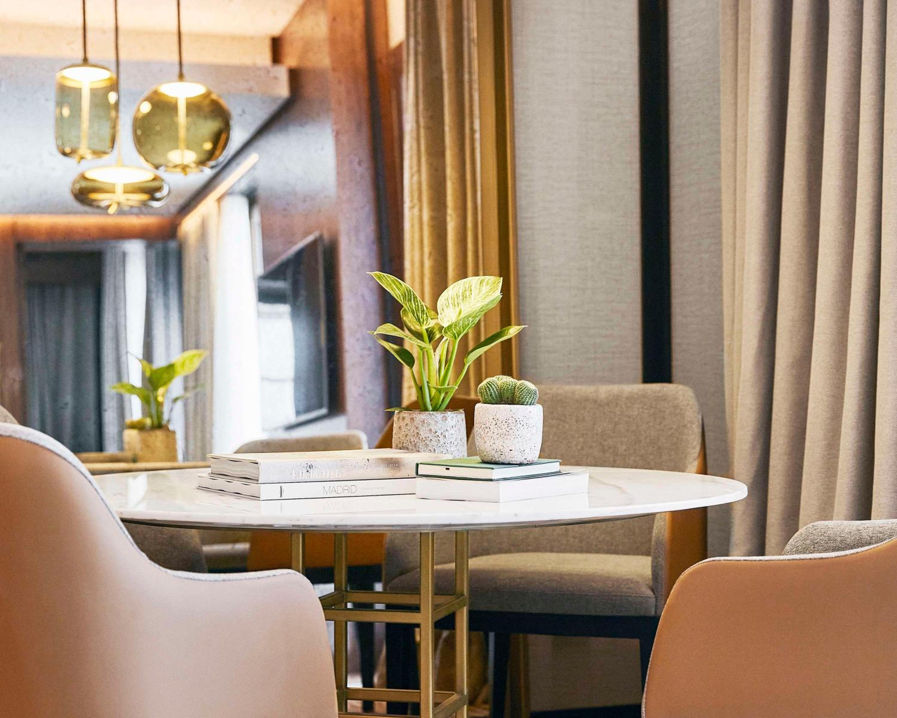 Thompson Madrid, by Hyatt 56
