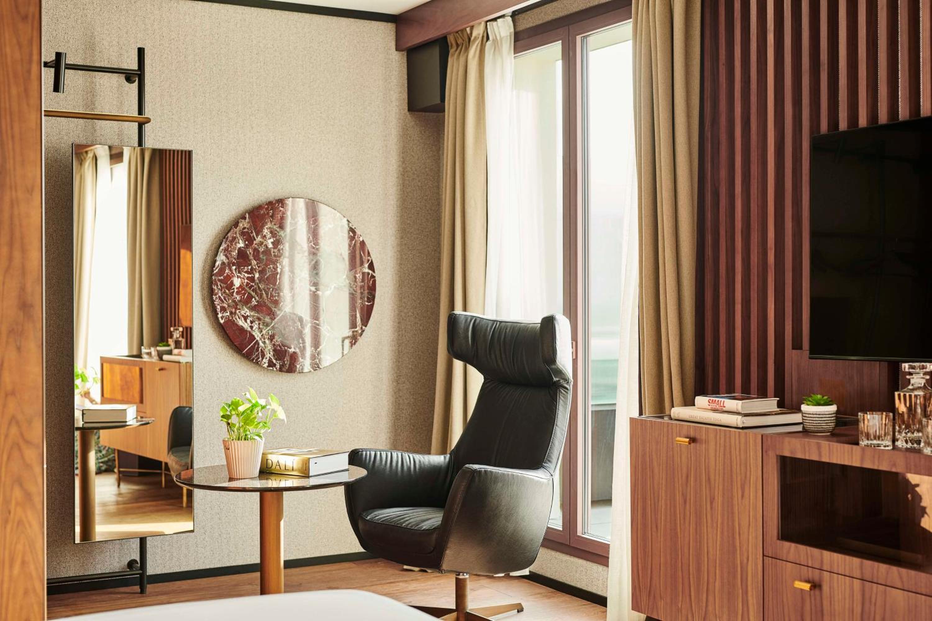 Thompson Madrid, by Hyatt 14