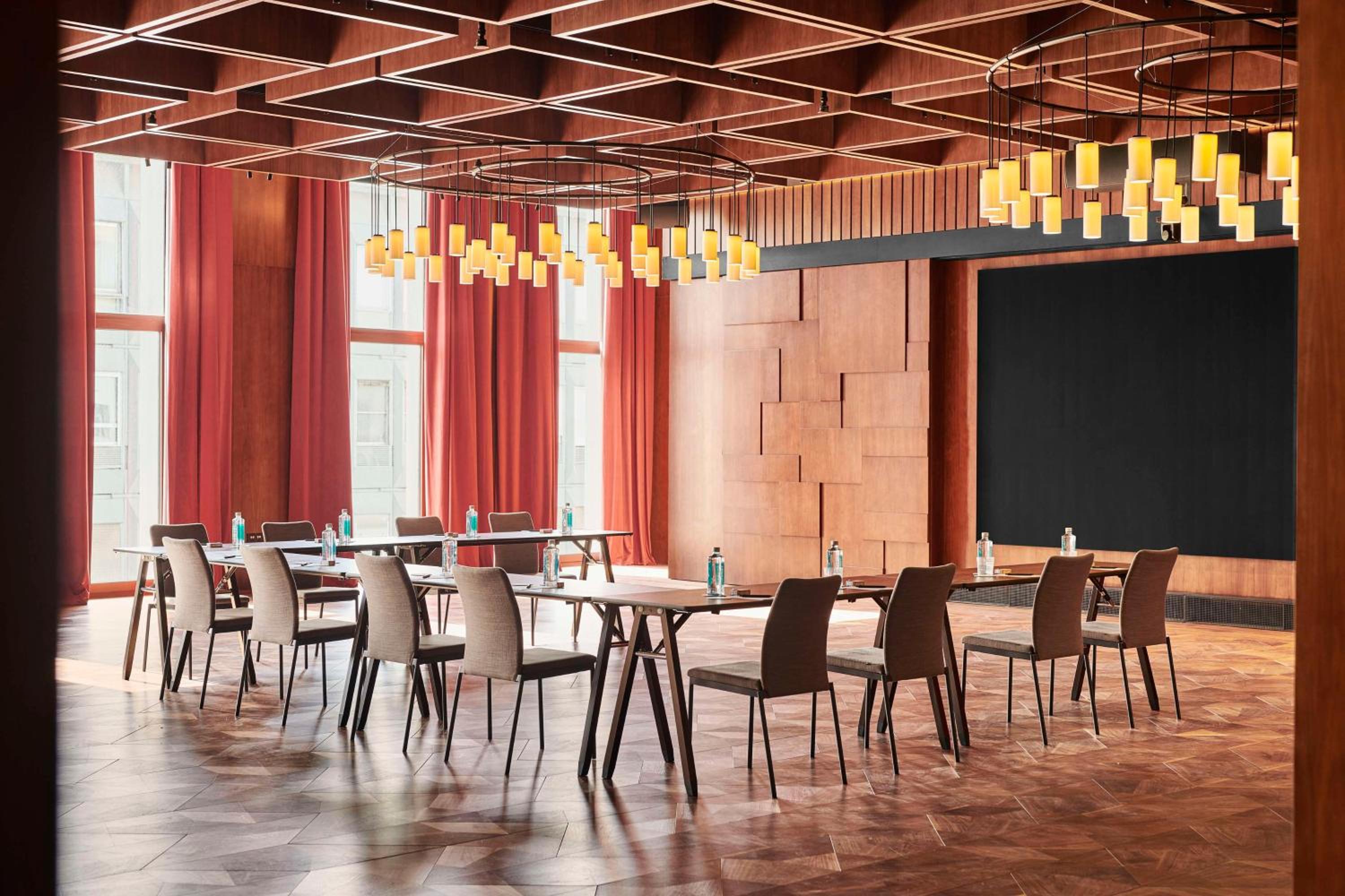 Thompson Madrid, by Hyatt 4