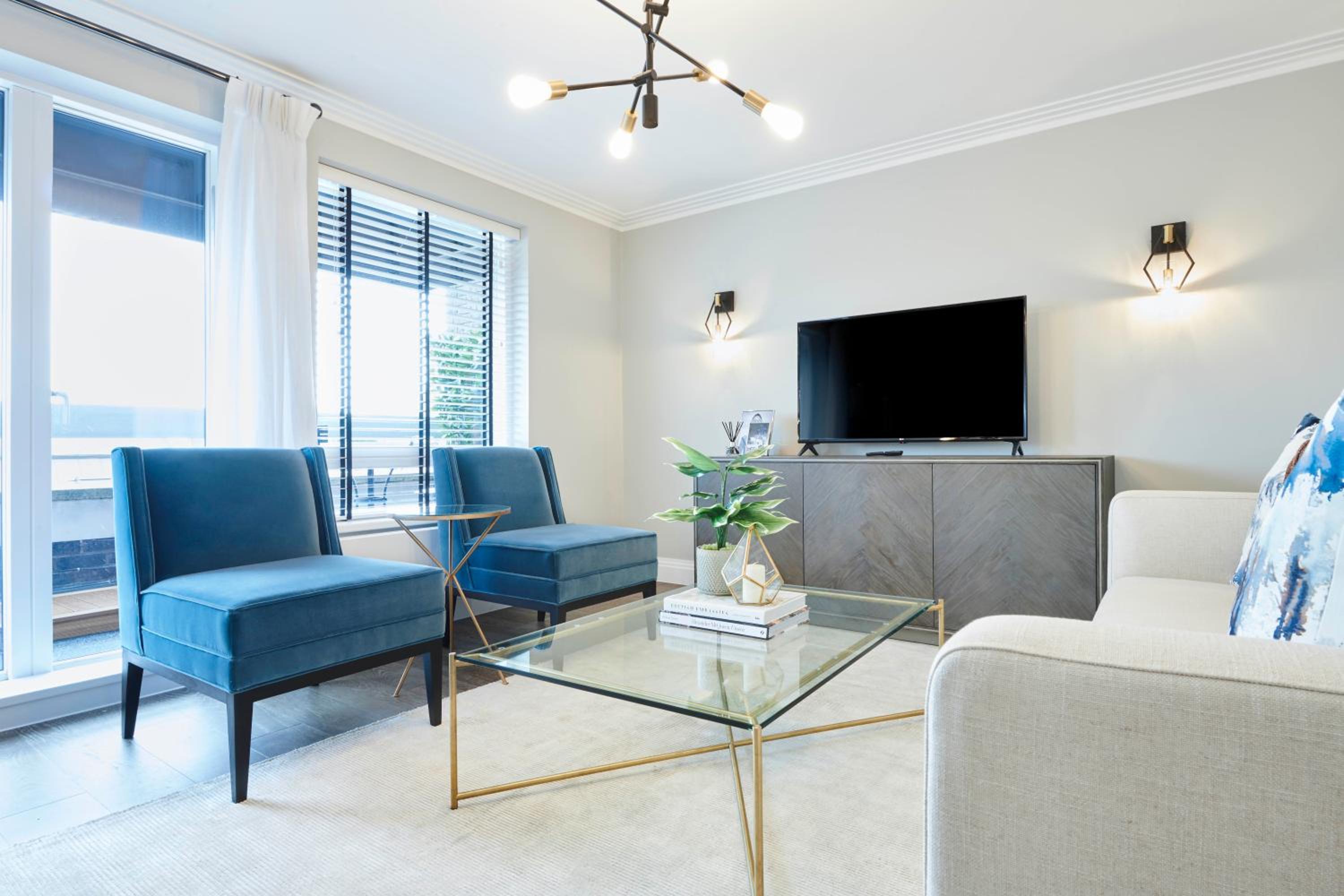 Pond Place Apartments
