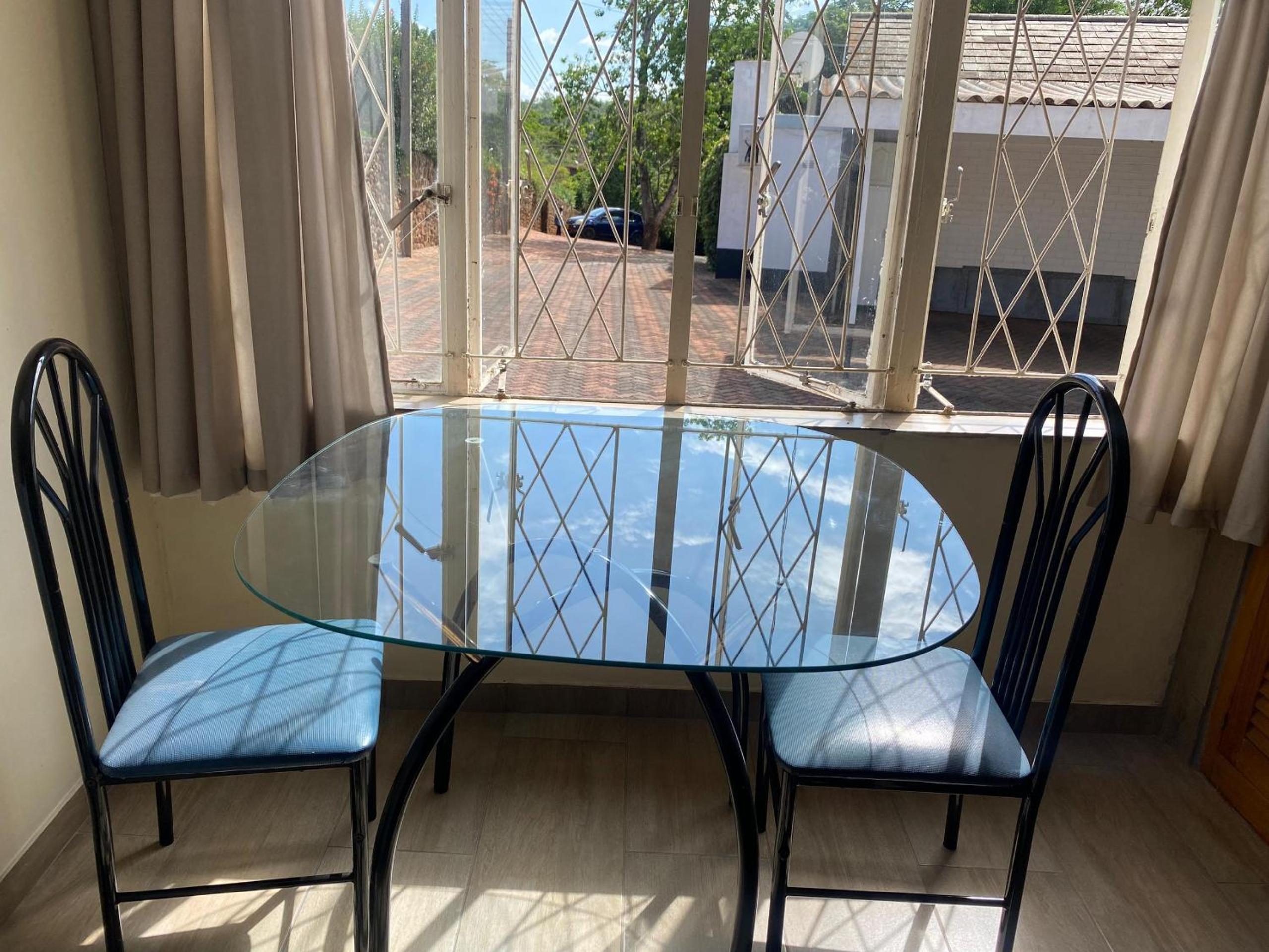 Pristine 1 Bed Cottage in Northern suburbs - 2222