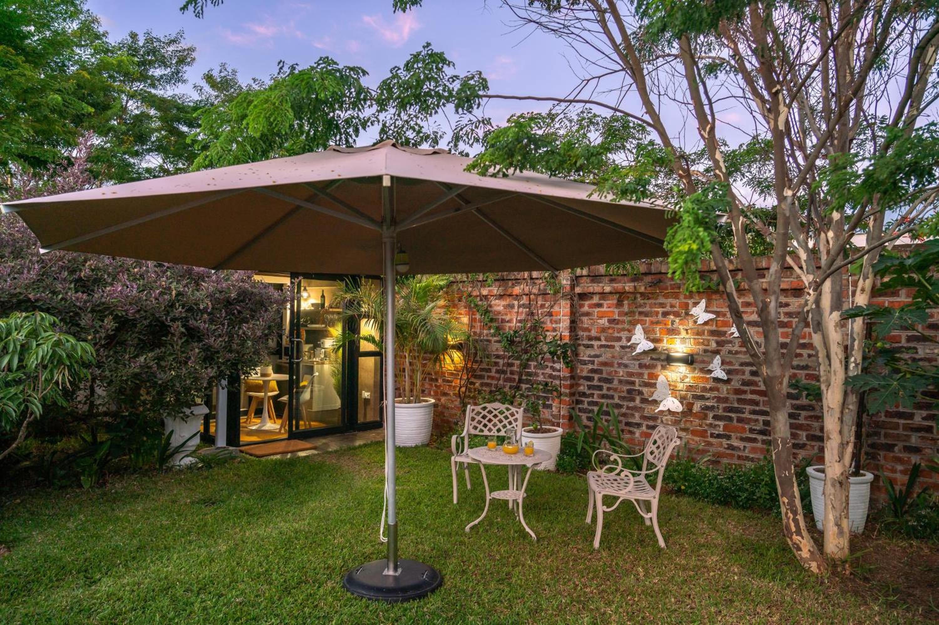 Kamuzi exquisite tiny home near airport - 2217