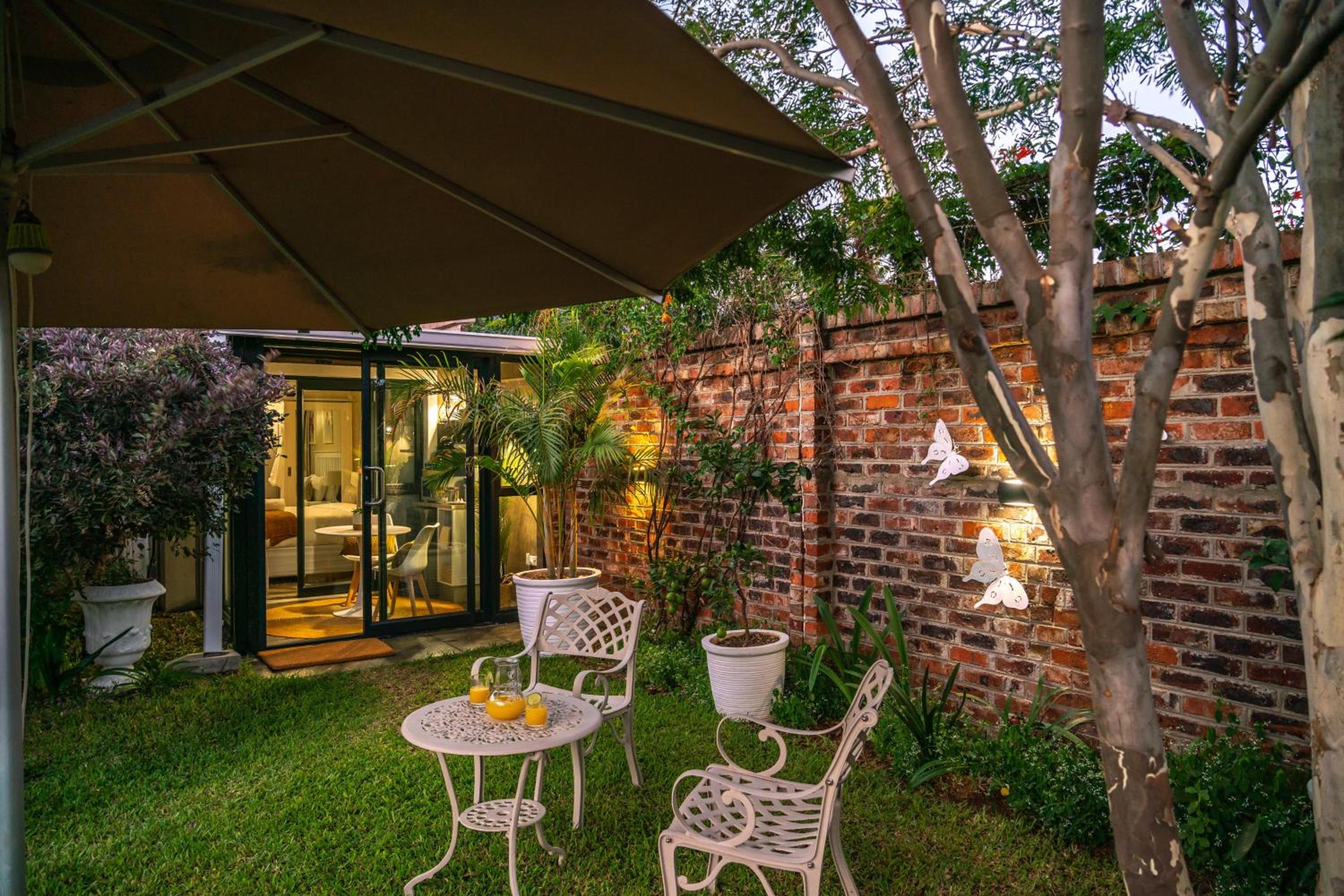 Kamuzi exquisite tiny home near airport - 2217
