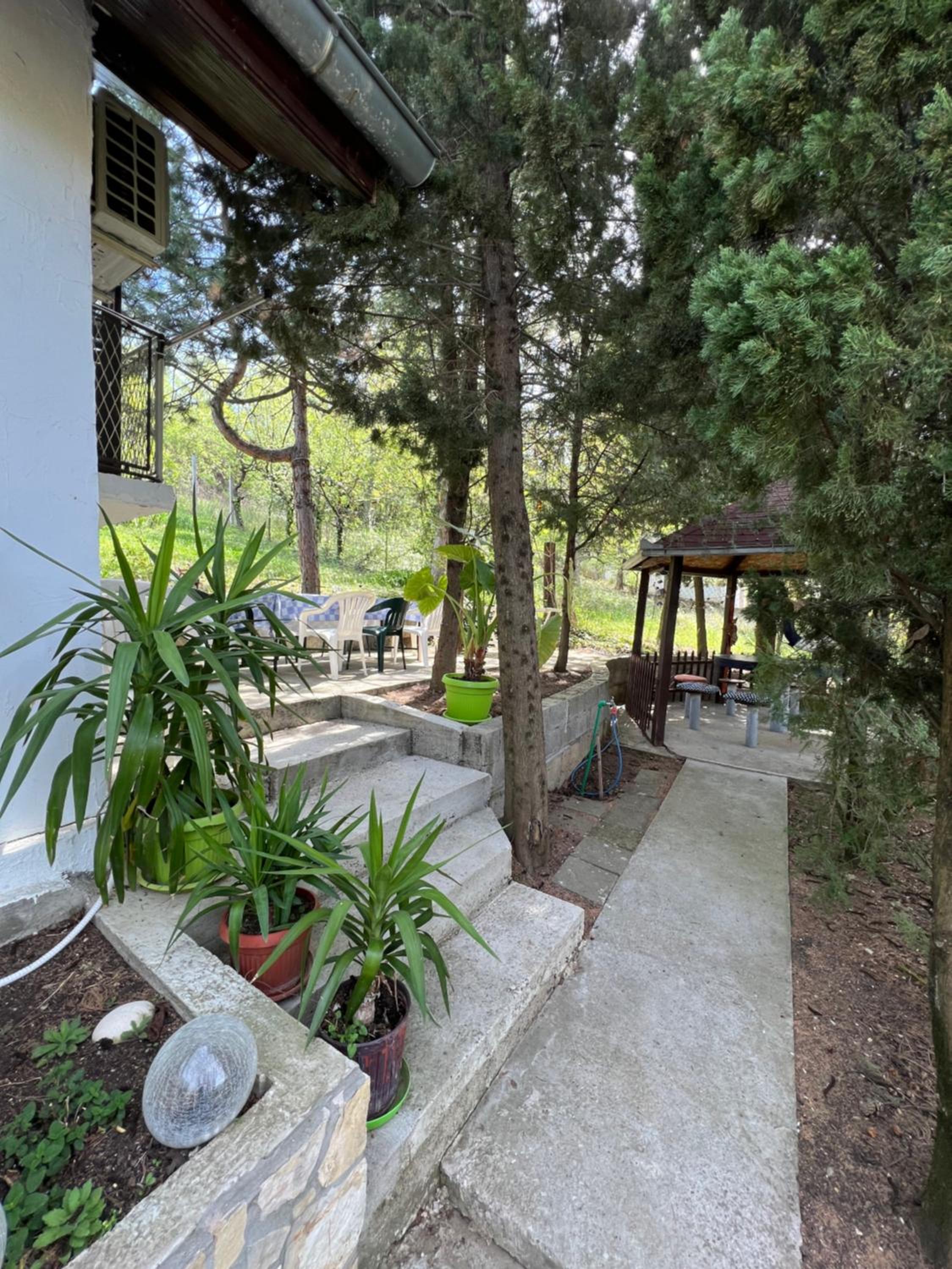 Aja Holiday House view 3