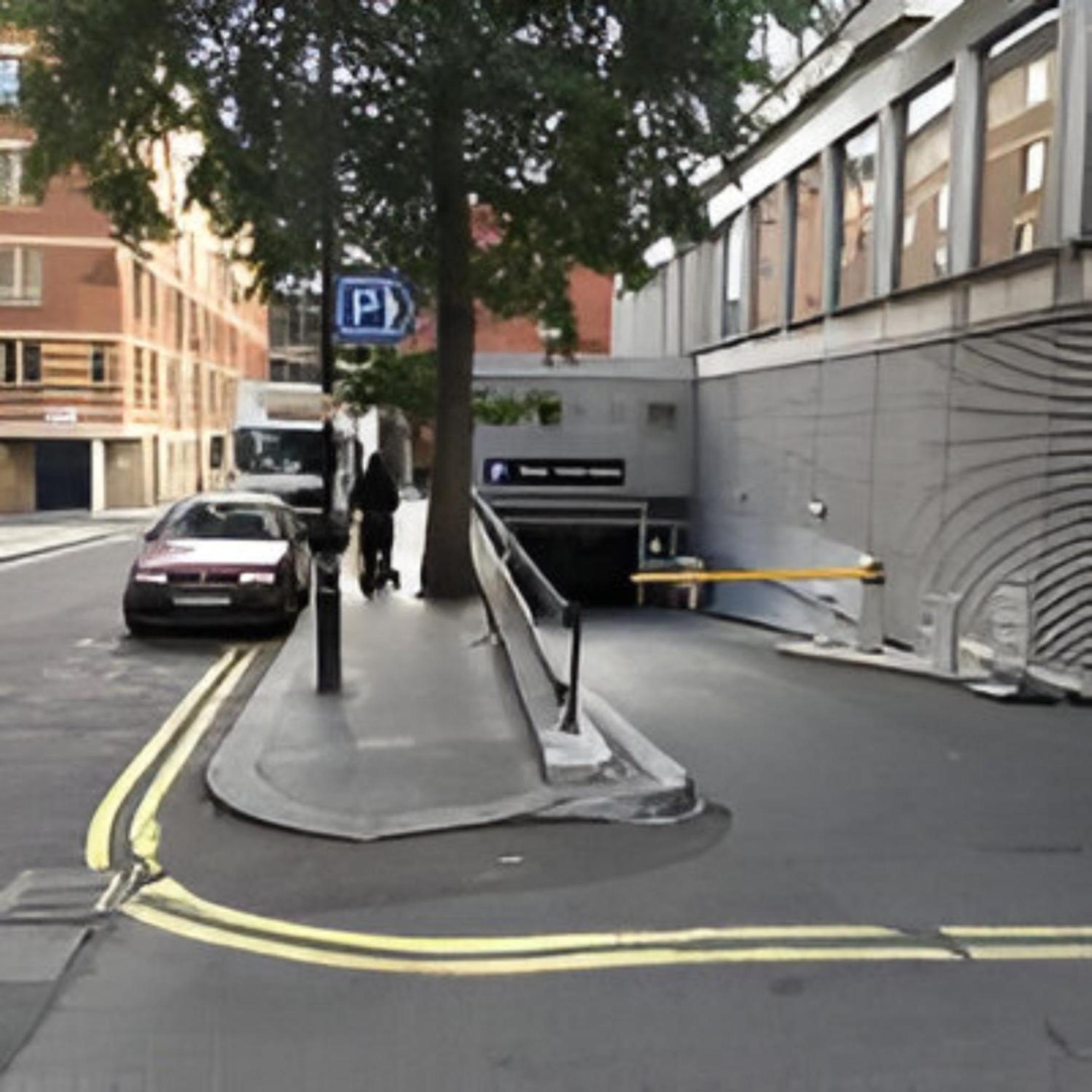 Modern Living in the Heart of Covent Garden! No Lift 6BC