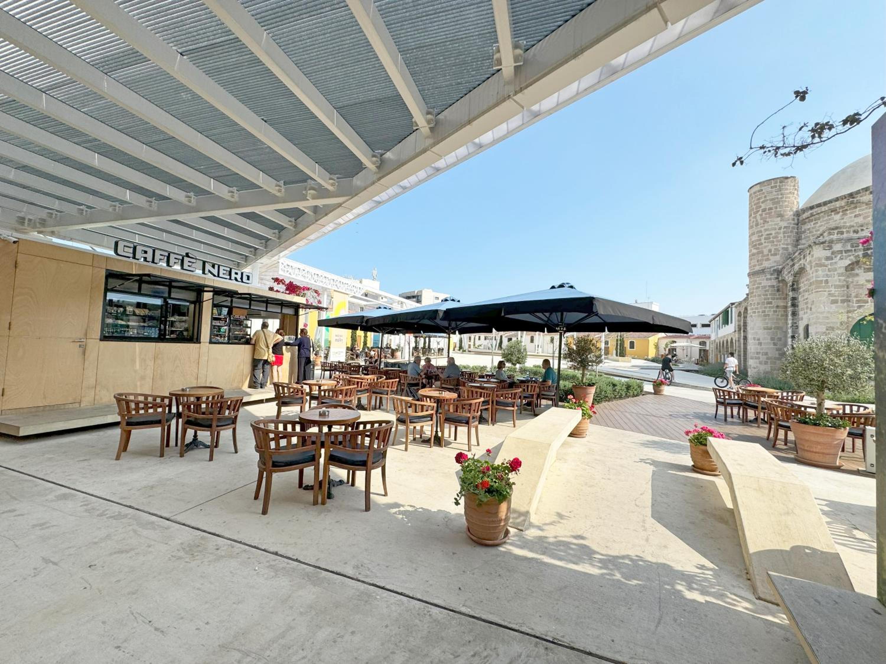 Palmbeach Larnaka Finikoudes - 1min to beach