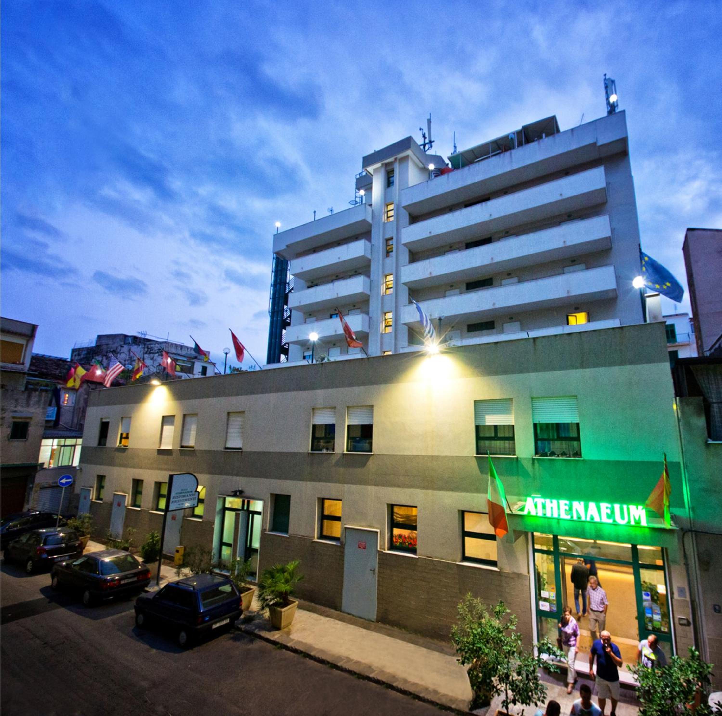 Hotel Albergo Athenaeum - Image 1