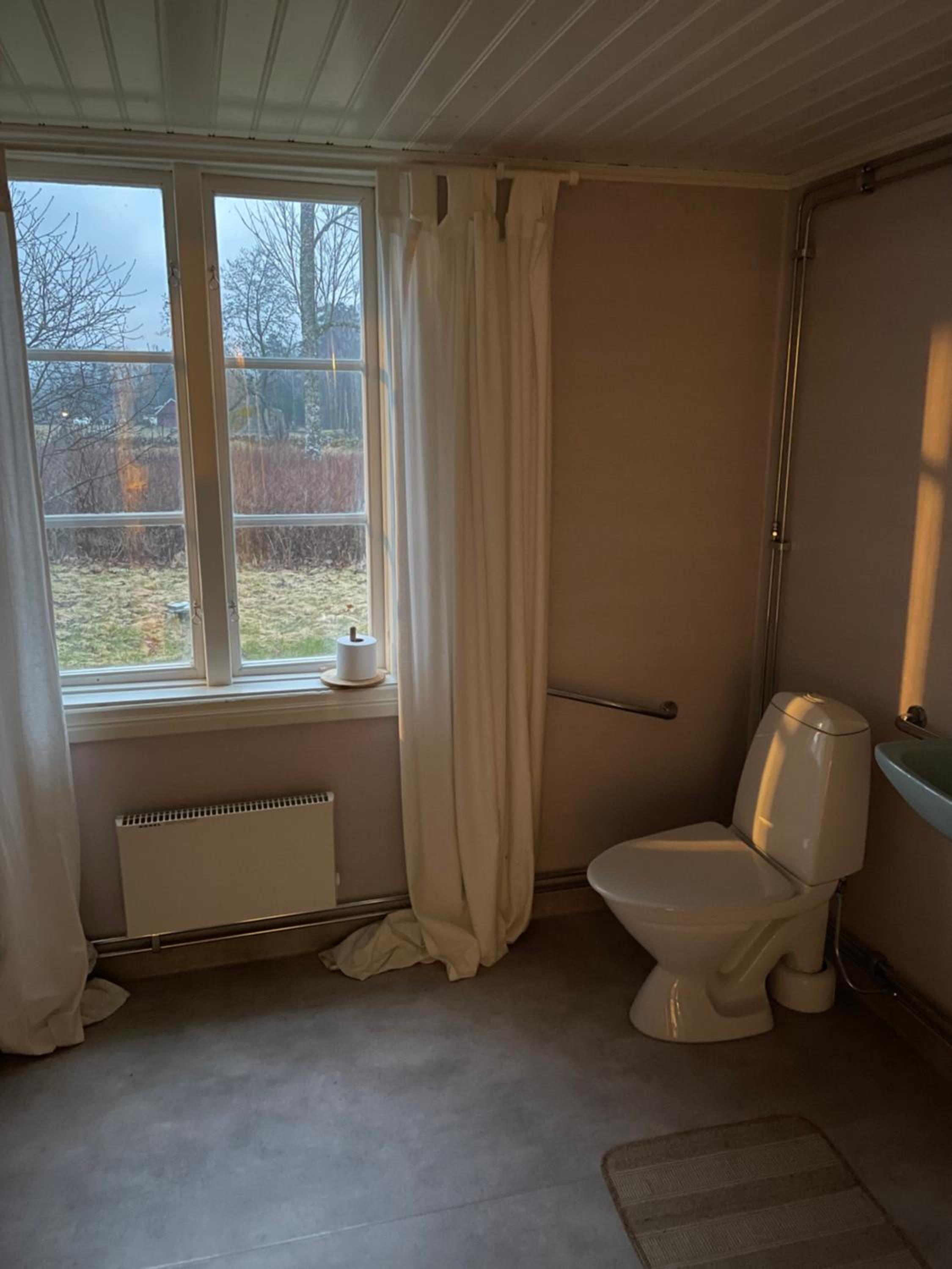 Hus från 1800-talet med tre eldstäder view 3