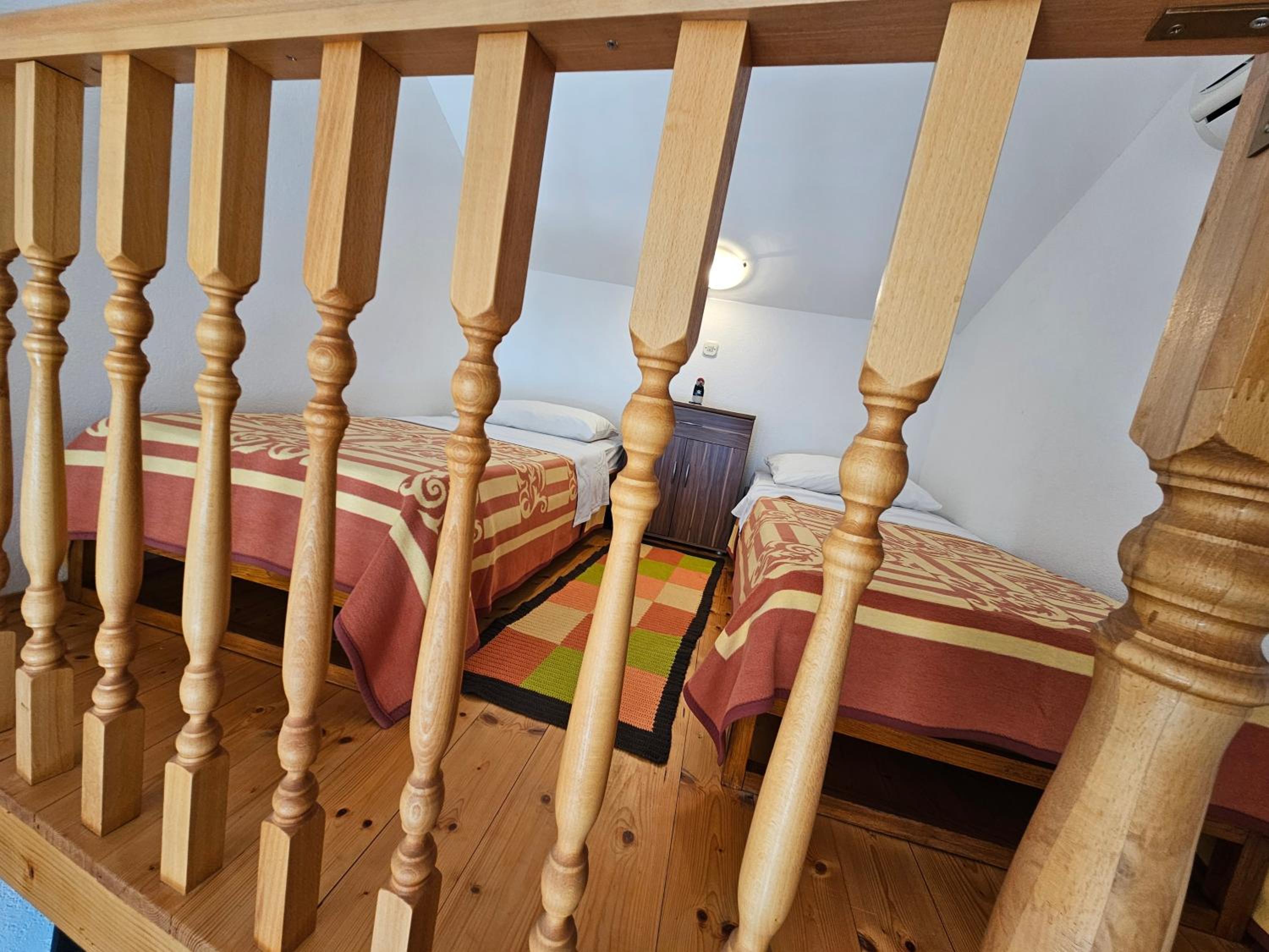 Photo 93