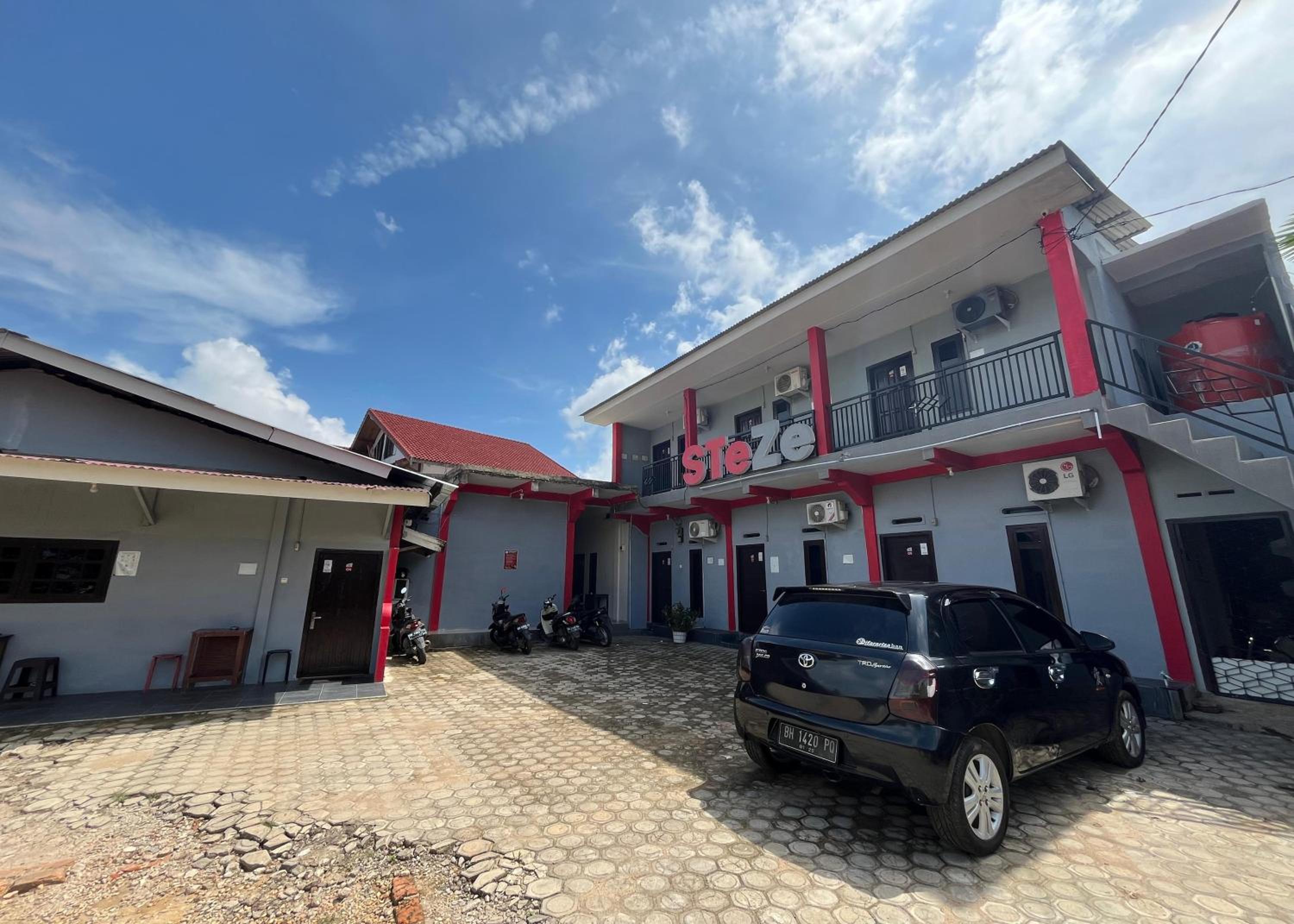 Steze Guesthouse Syariah Telanaipura view 4