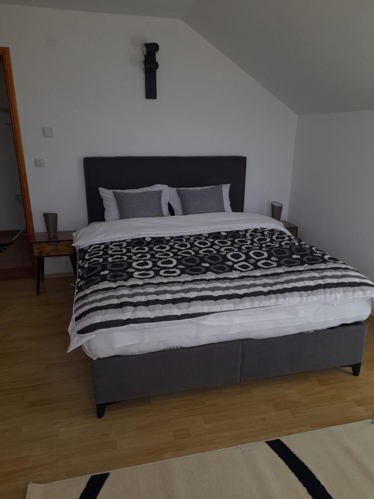 Sarajevo Holiday Apartment 2