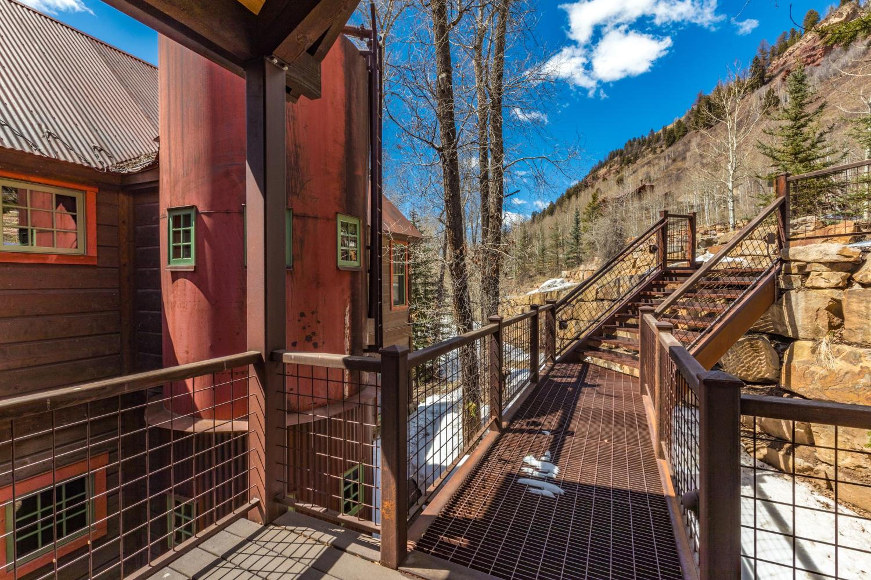 Telluride Riverside House with Mountain Views view 4