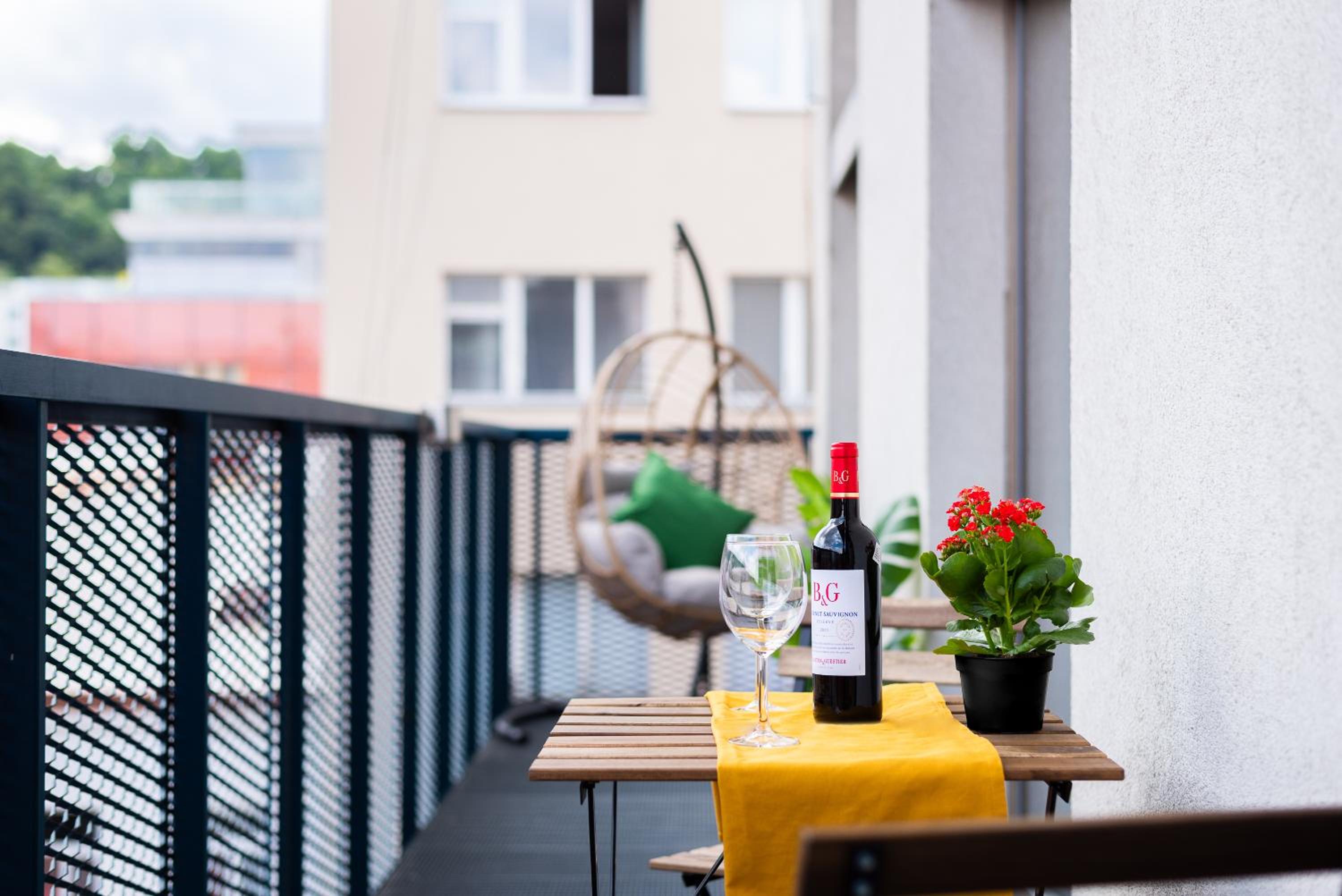 2-level apartments on Krizikova near the metro