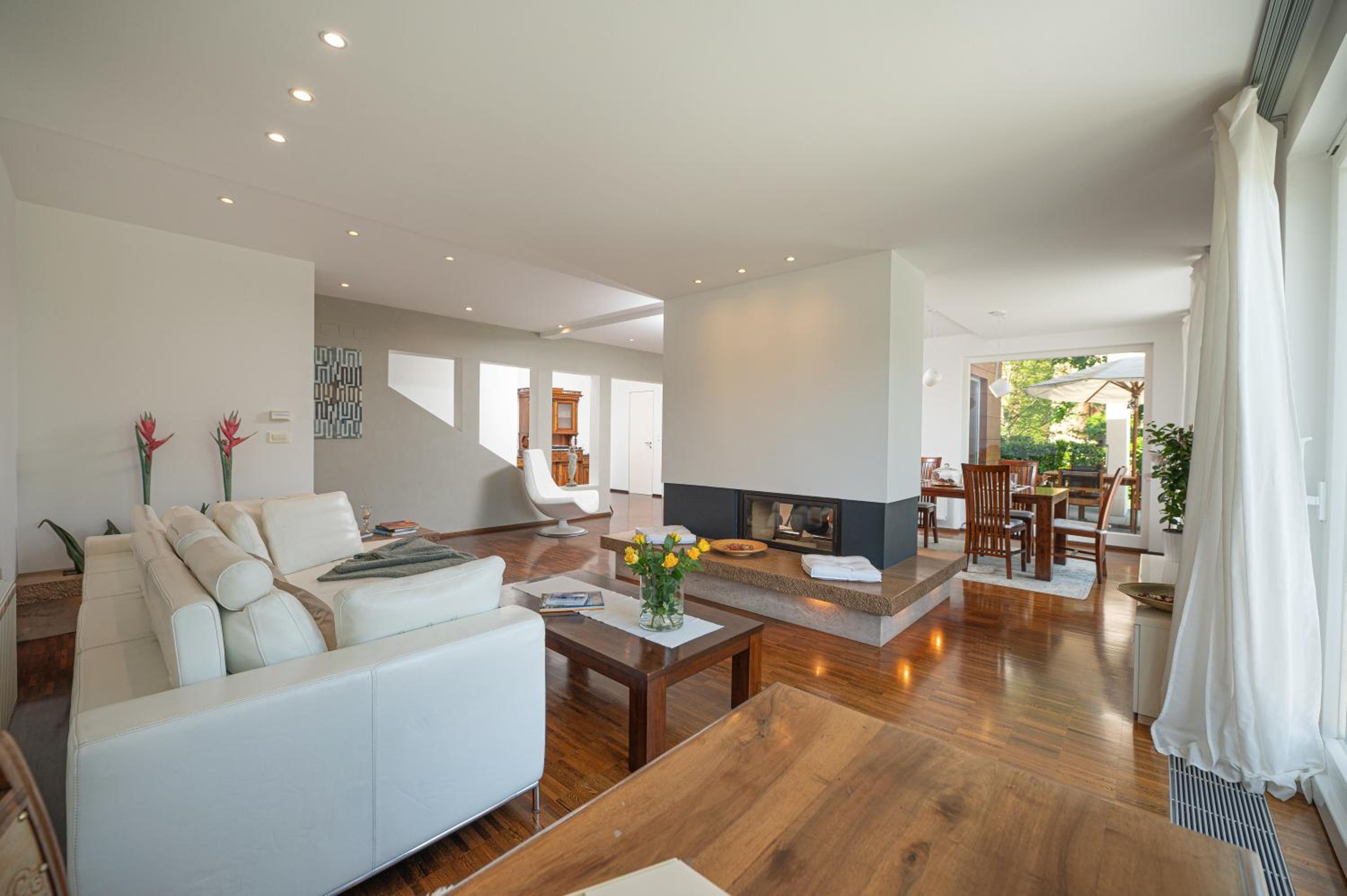Luxury Apartment Nana view 5