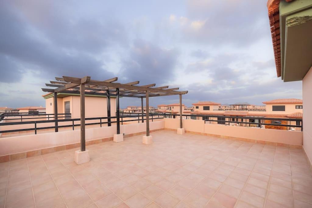 La Caleta Home con Piscina Terraza Jardines privados Terraza y Wifi