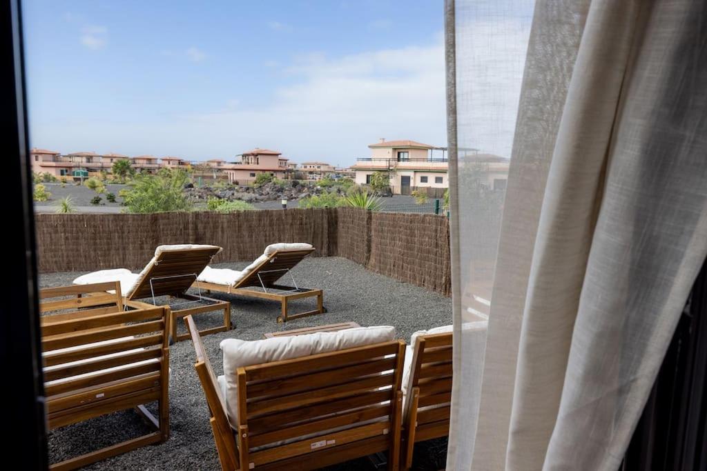 La Caleta Home con Piscina Terraza Jardines privados Terraza y Wifi