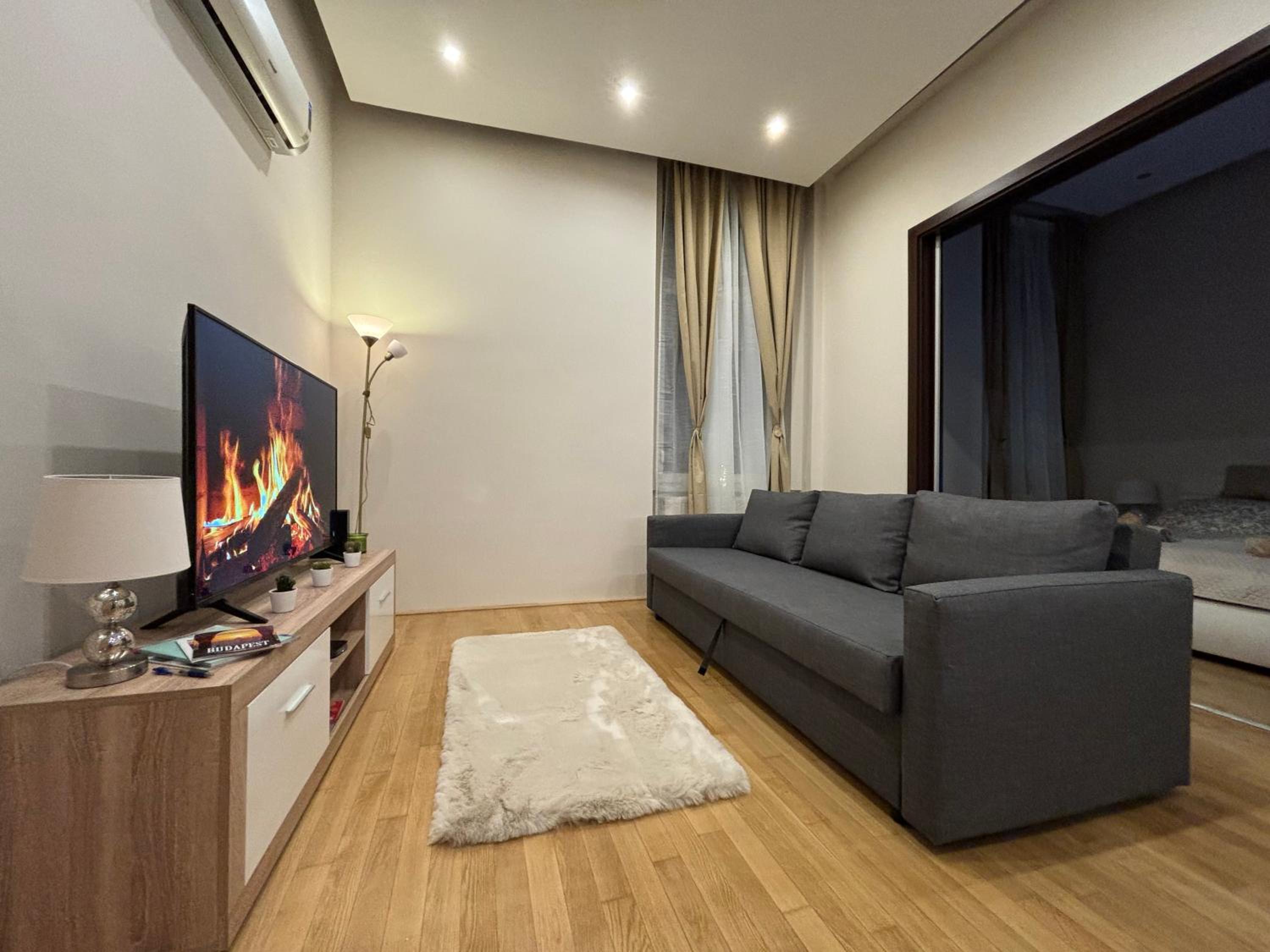Synagogue Gozsdu Corner Apartment
