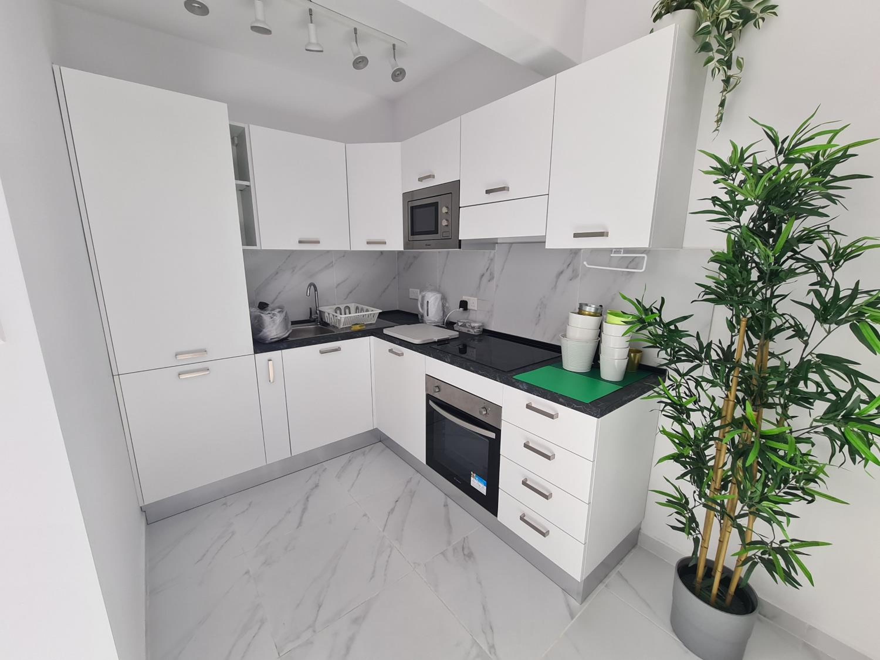 Top Floor with terrace and 5 mins walk to centre view 3