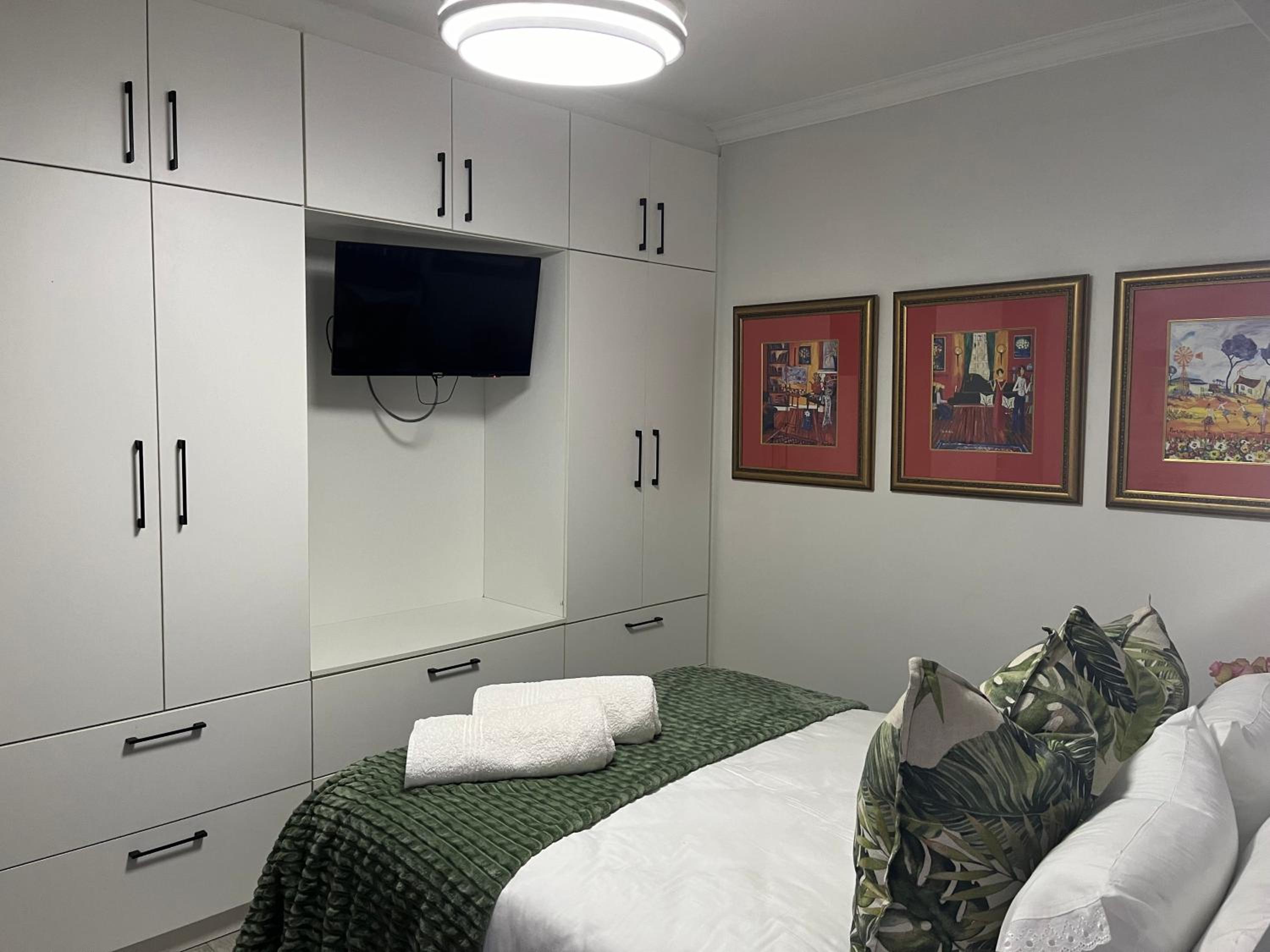 Room @carol close view 5
