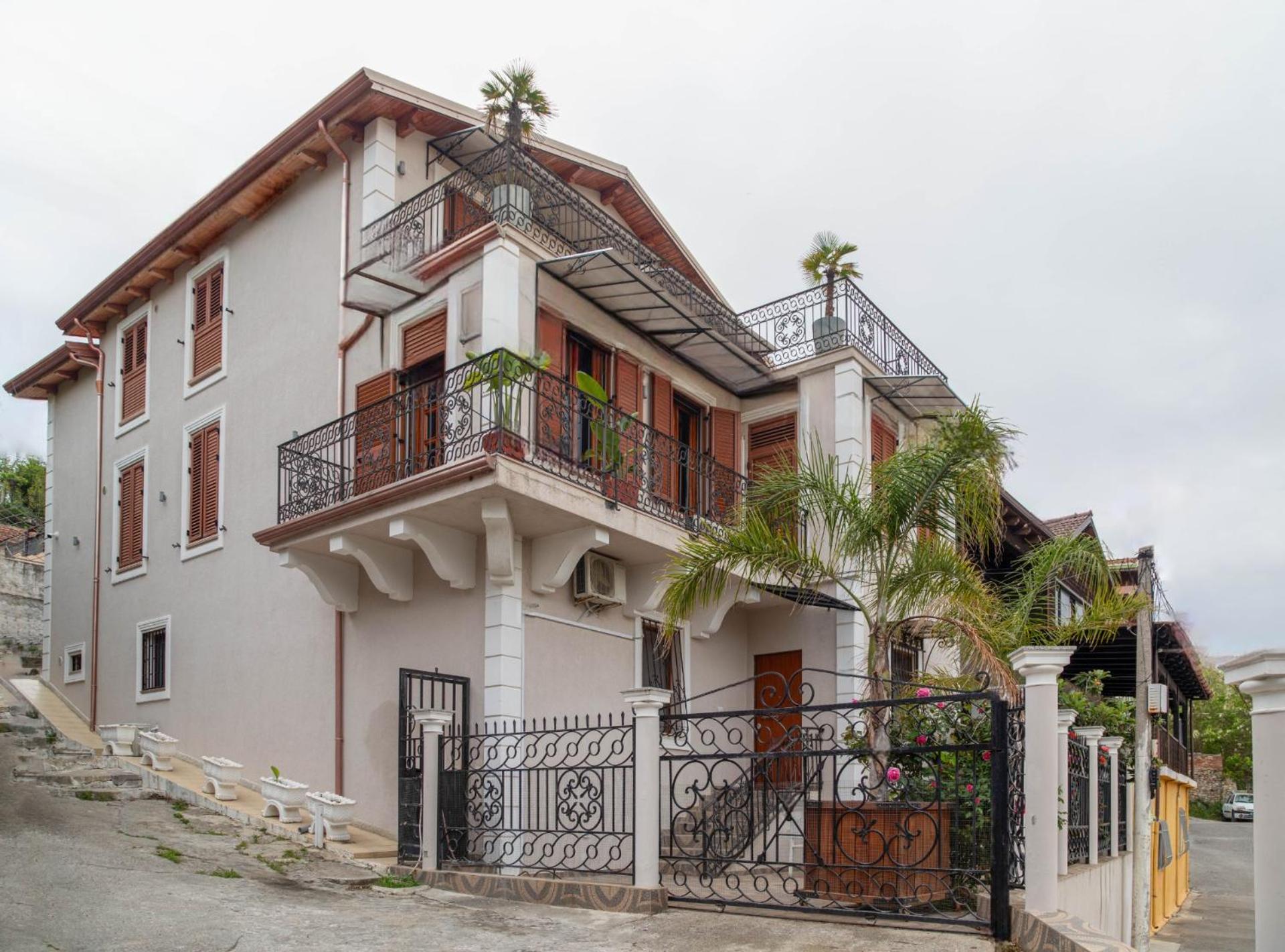 Angoni Villa