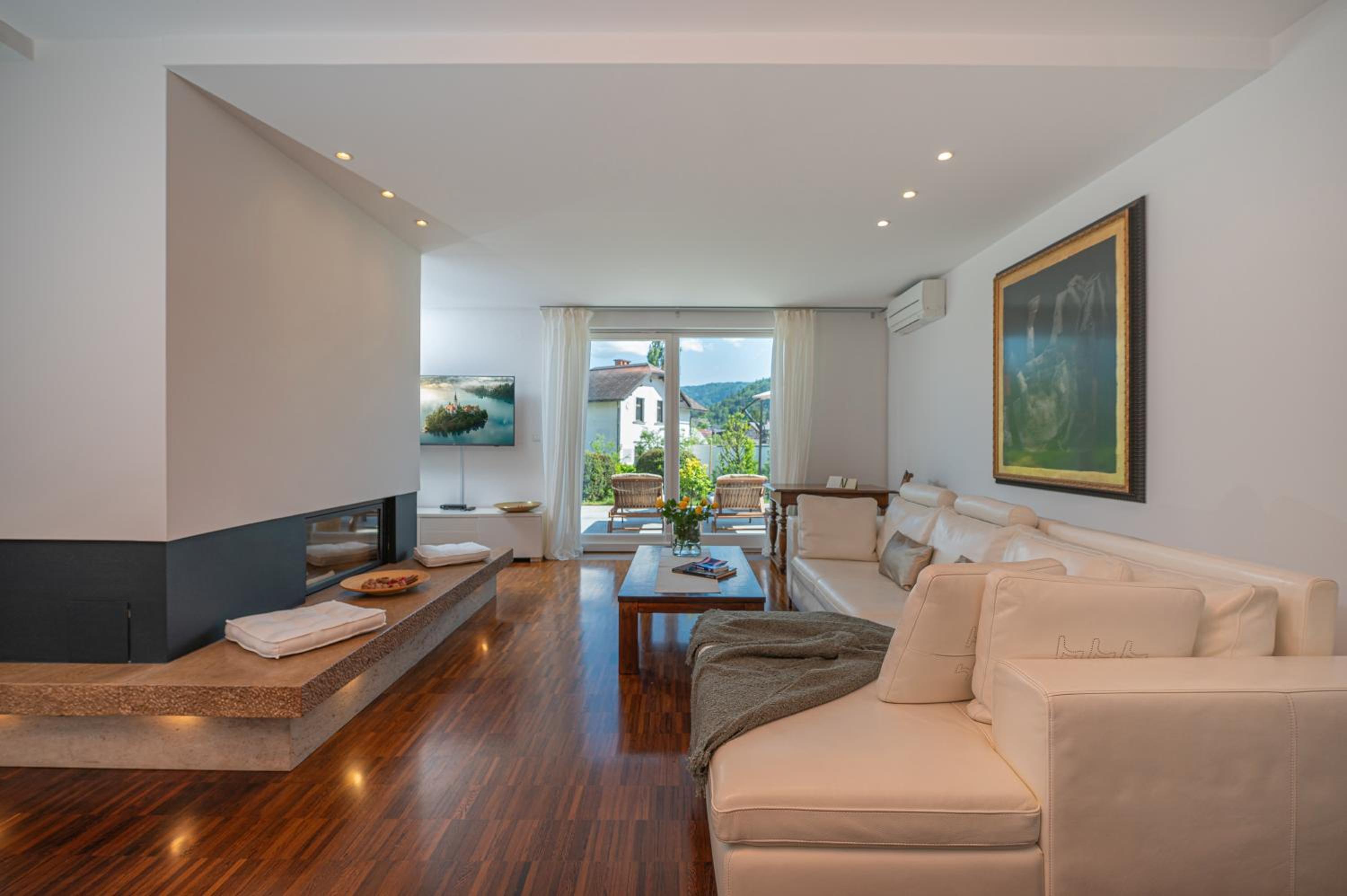 Luxury Apartment Nana view 4