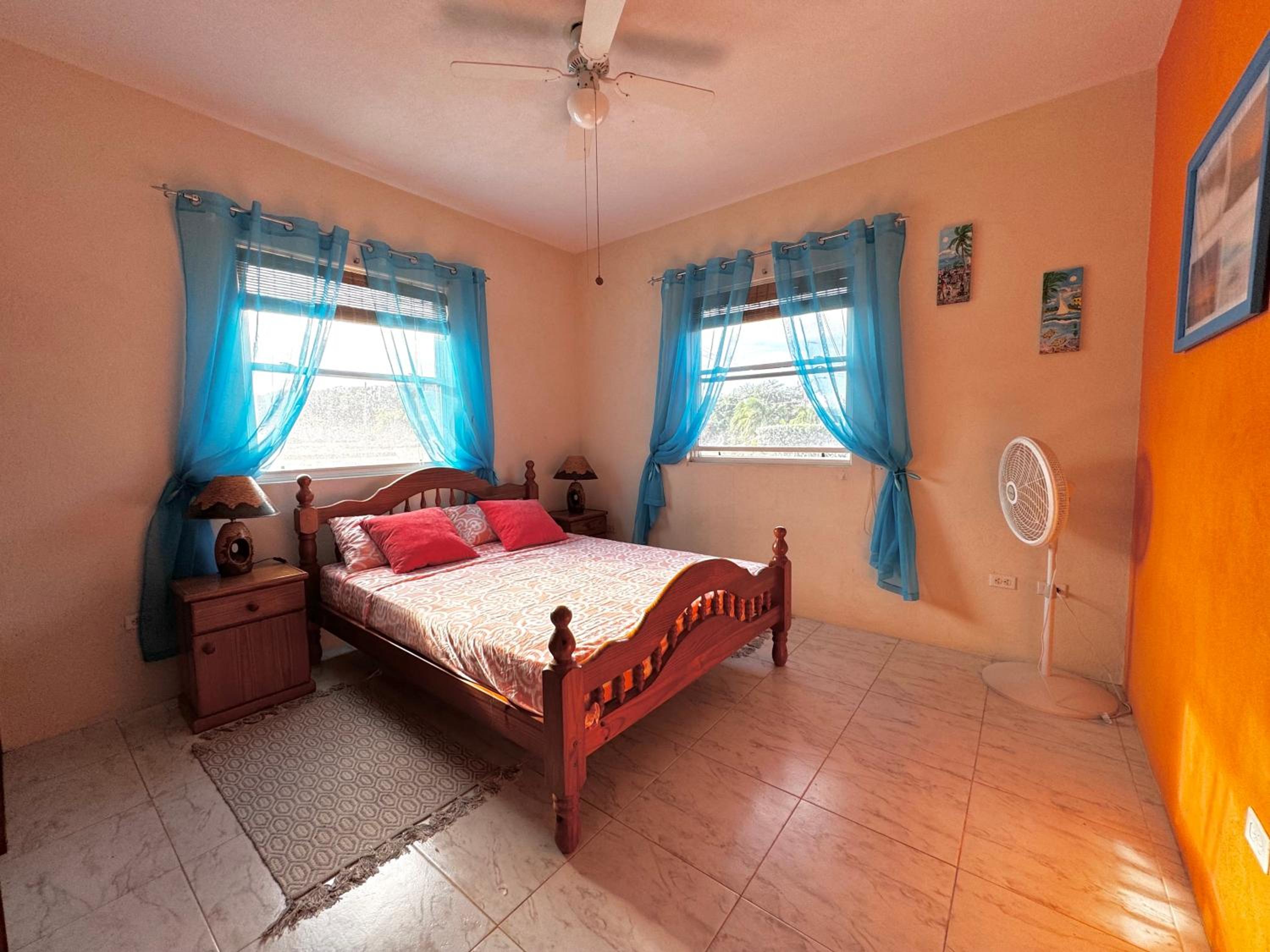 Lailamar Villa, Ocean View, AC & Pool - Entire Villa