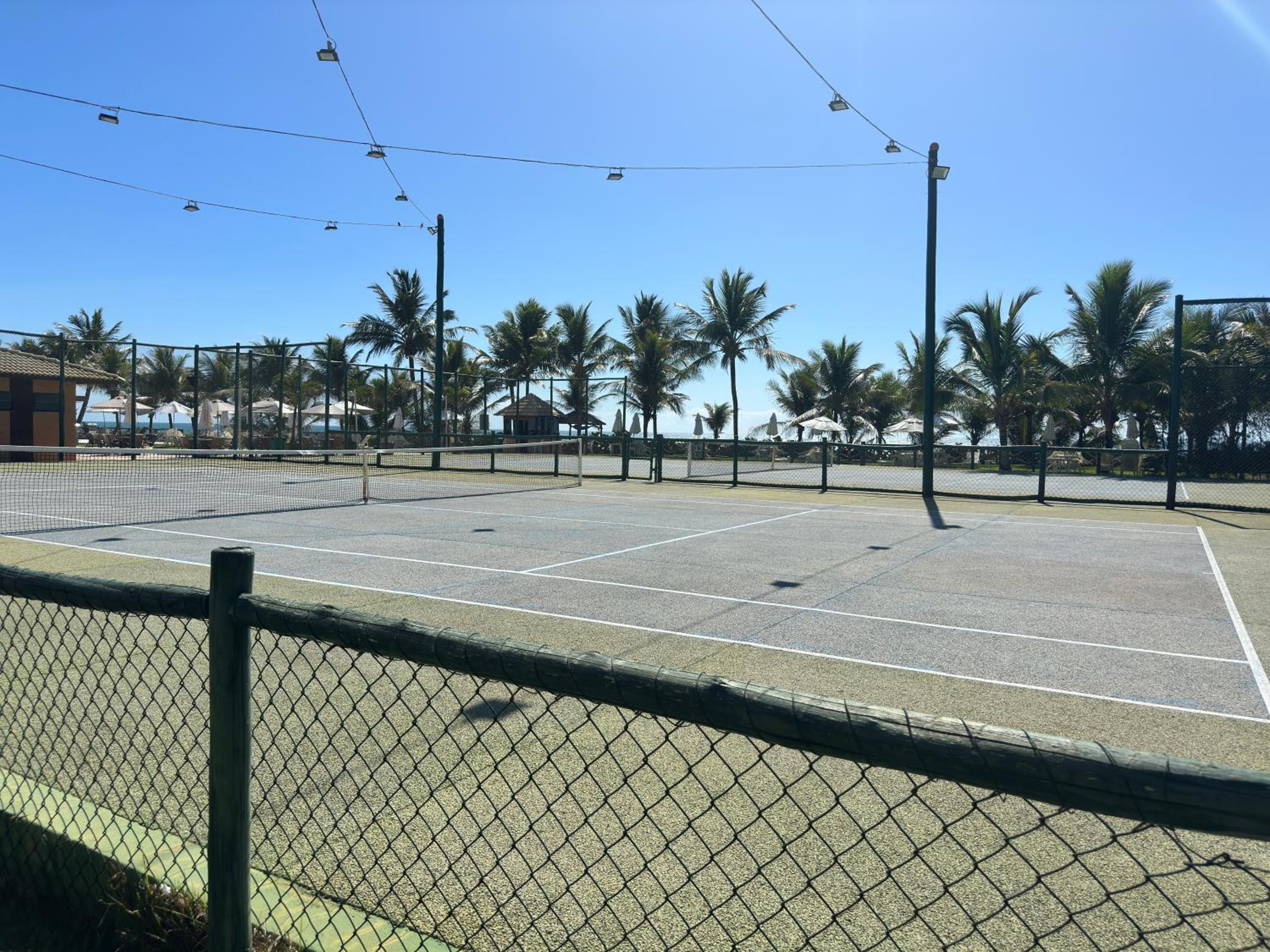 Flat Guarajuba - 3 quartos 2 andar à Beira Mar - pé areia - governança com arrumadeira e Wi Fi inclusos