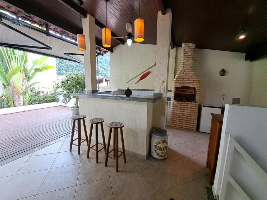 Casa familiar condomínio fechado
