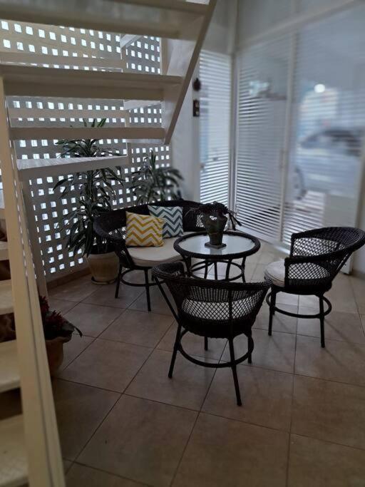 Casa familiar condomínio fechado