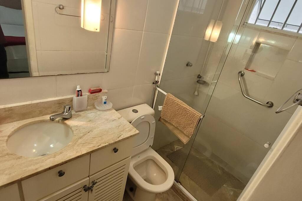 Casa familiar condomínio fechado