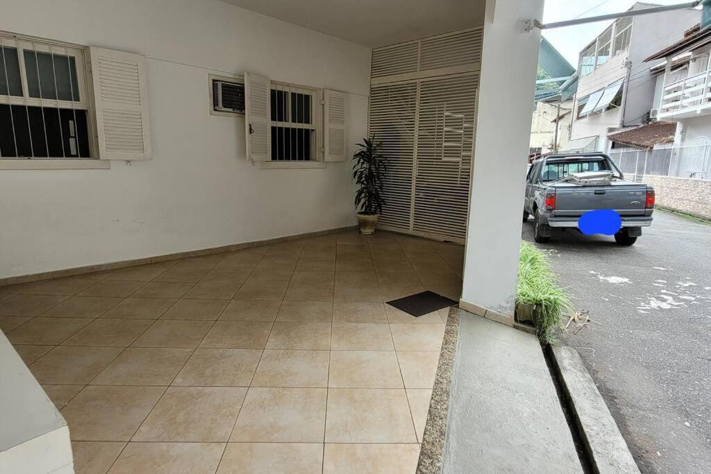 Casa familiar condomínio fechado