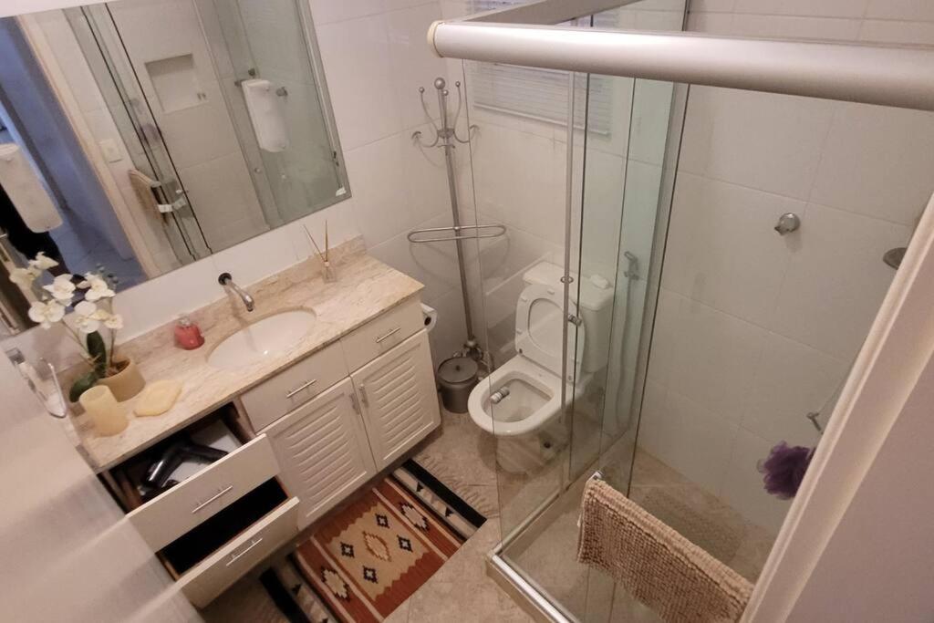 Casa familiar condomínio fechado
