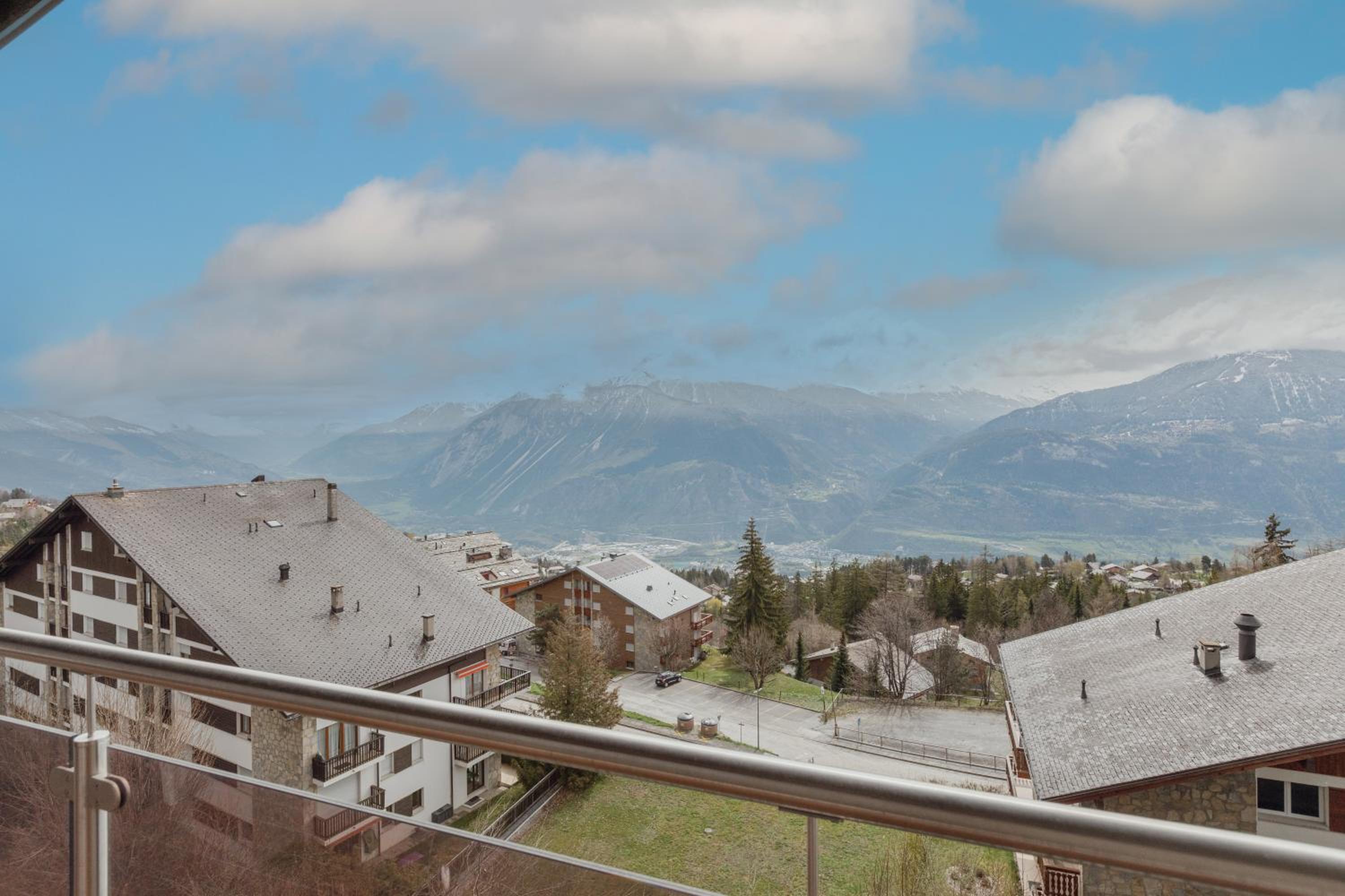 Logement avec une vue envoûtante sur la vallée