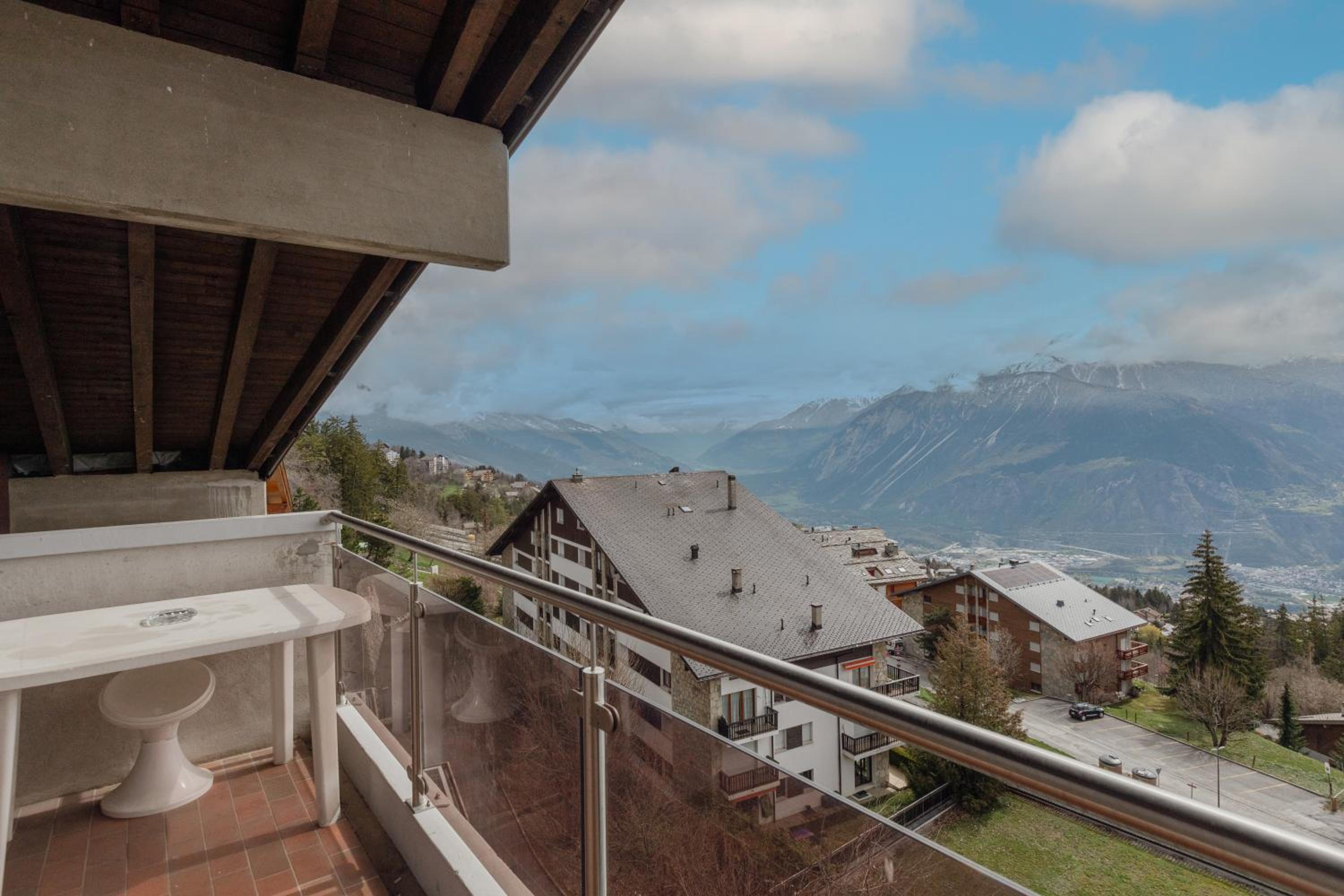 Logement avec une vue envoûtante sur la vallée