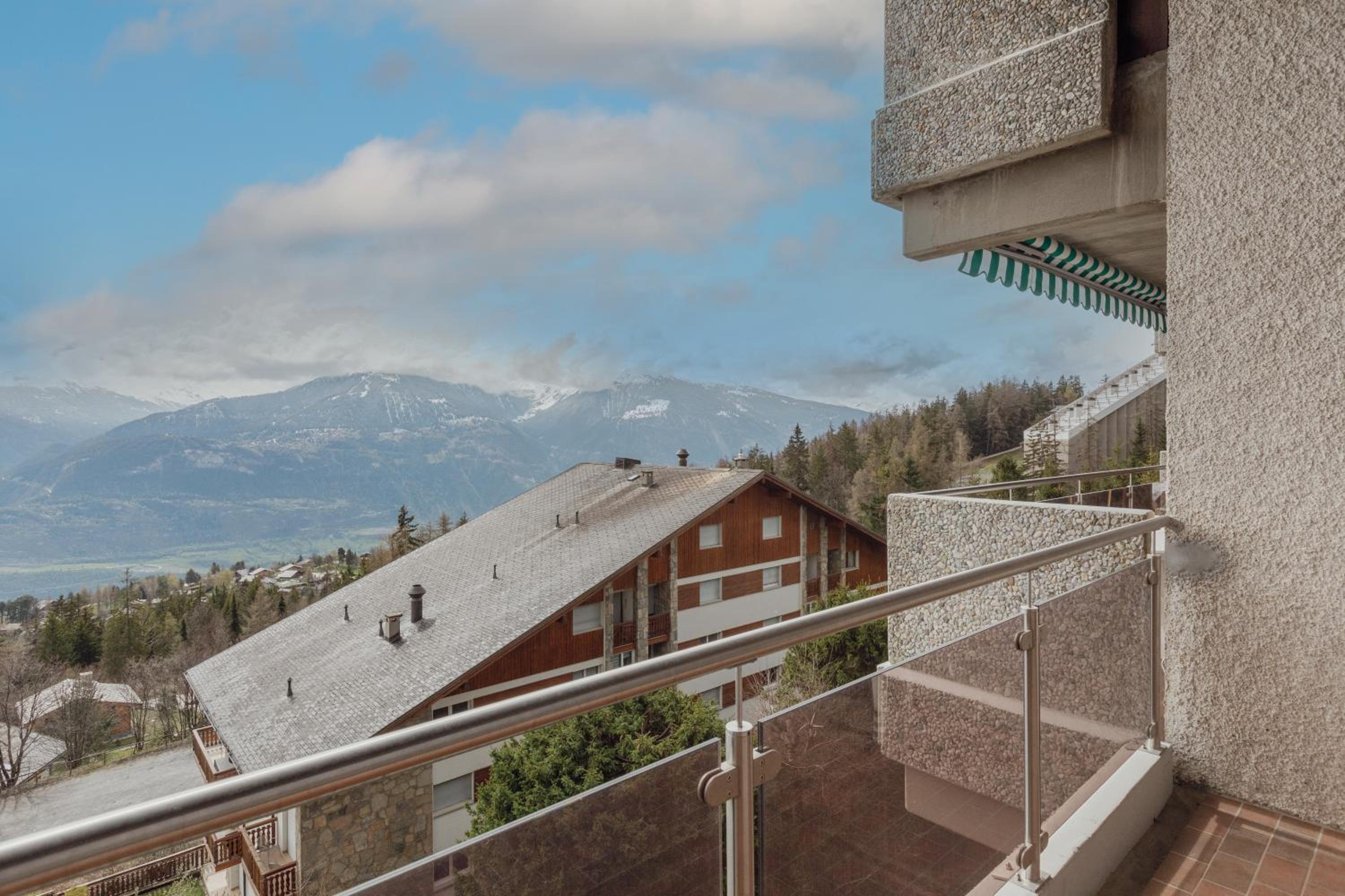 Logement avec une vue envoûtante sur la vallée