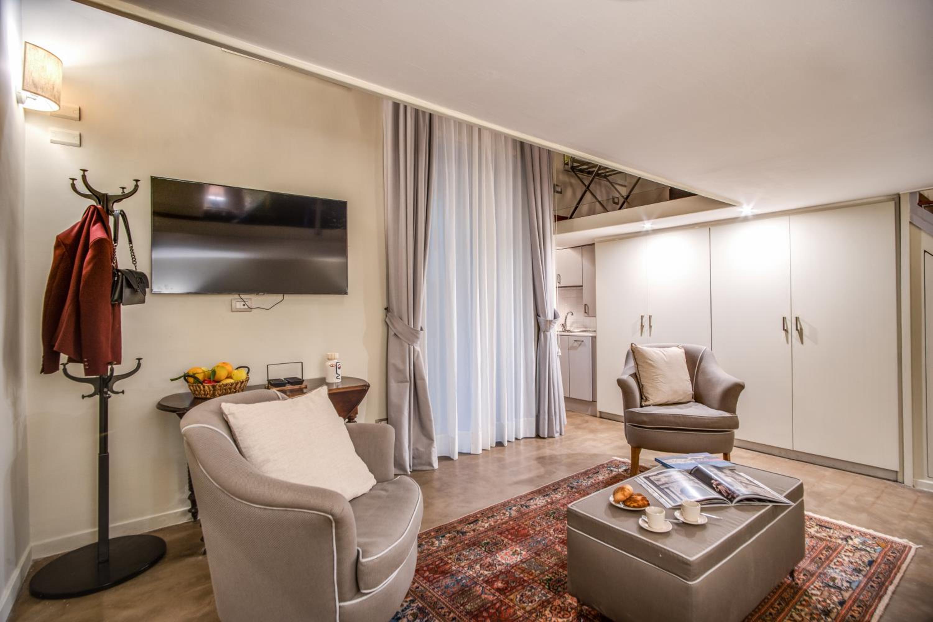 Chiaia Loft en Naples — hotel room