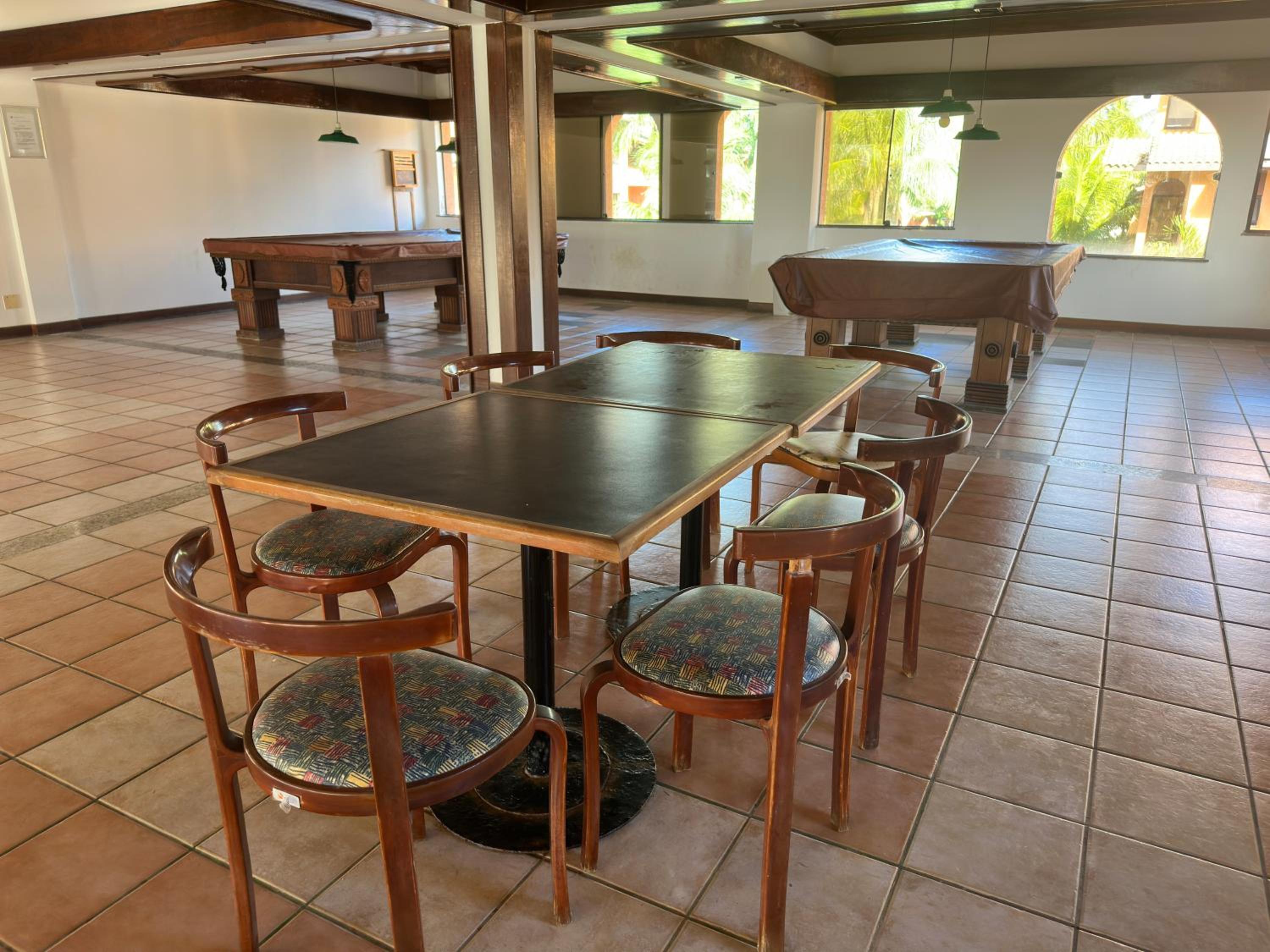 Flat Guarajuba - 3 quartos 2 andar à Beira Mar - pé areia - governança com arrumadeira e Wi Fi inclusos