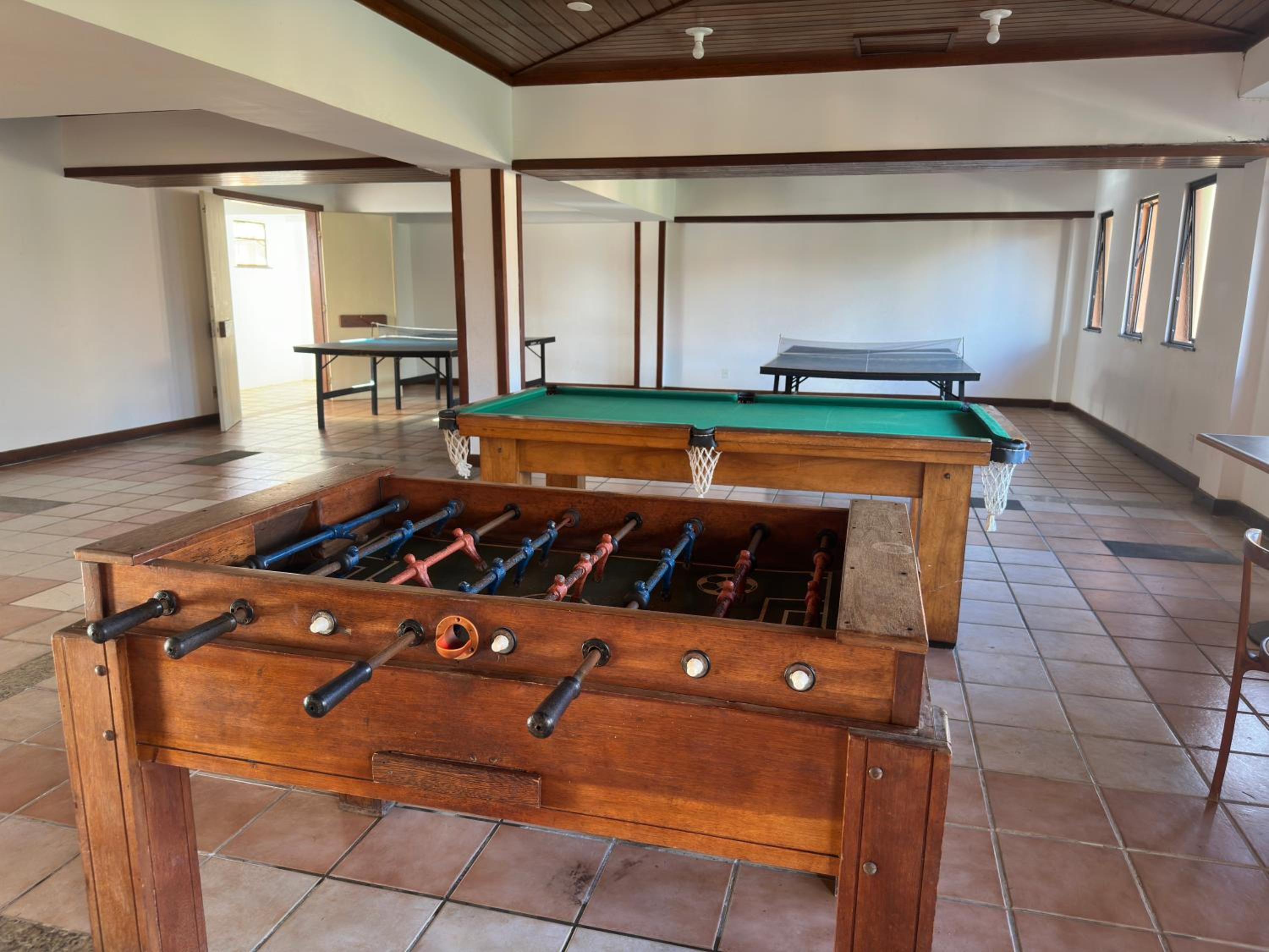 Flat Guarajuba - 3 quartos 2 andar à Beira Mar - pé areia - governança com arrumadeira e Wi Fi inclusos