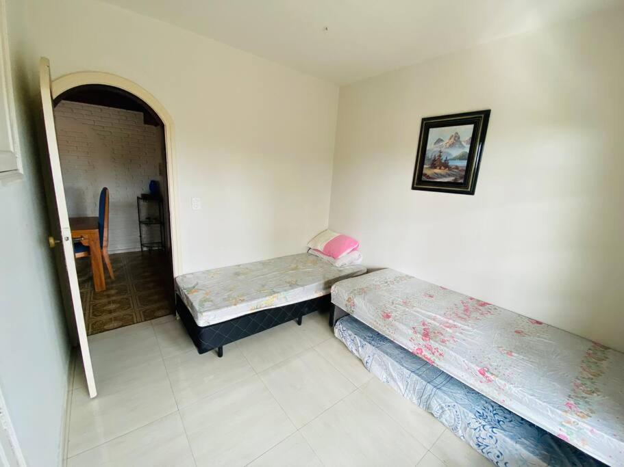Chácara com Piscina e Amplo Quintal