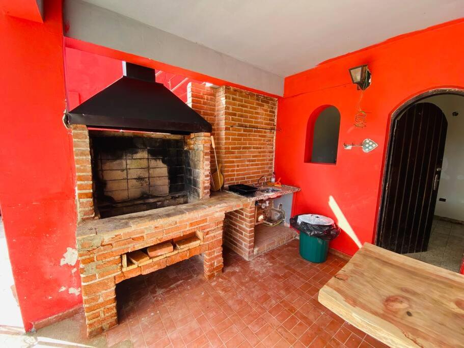 Chácara com Piscina e Amplo Quintal