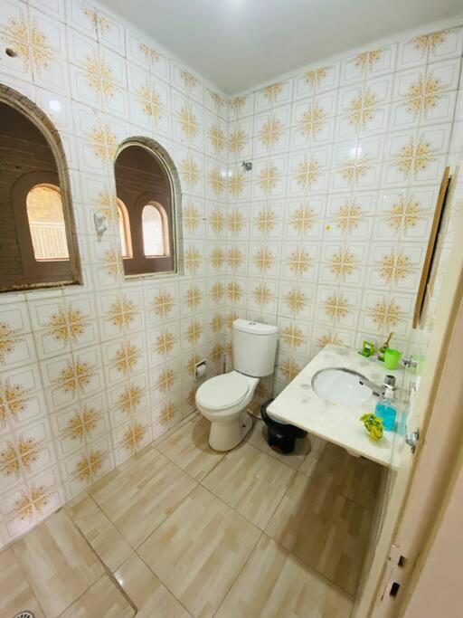 Chácara com Piscina e Amplo Quintal