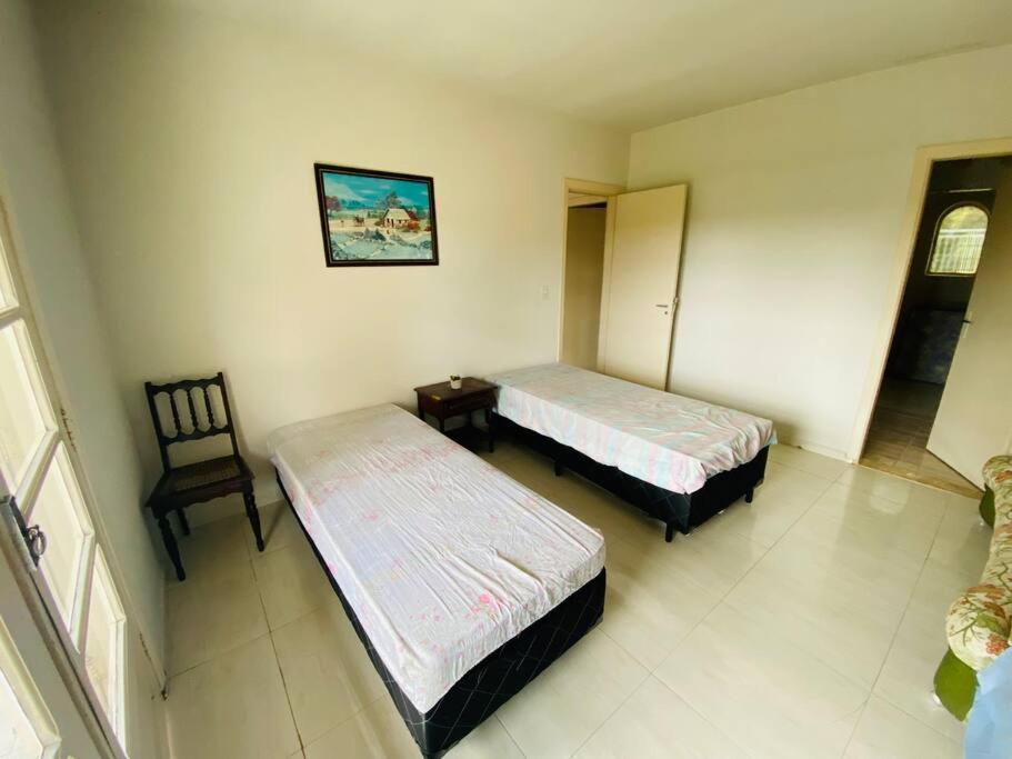 Chácara com Piscina e Amplo Quintal