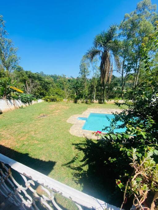 Chácara com Piscina e Amplo Quintal