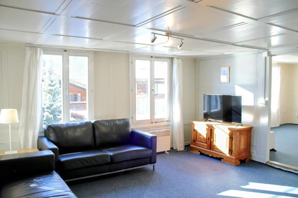 Family-friendly chalet apt with balcony